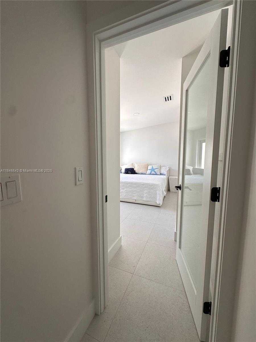 Small Image of 11 MOCKINGBIRD RD, Key Largo Number 25