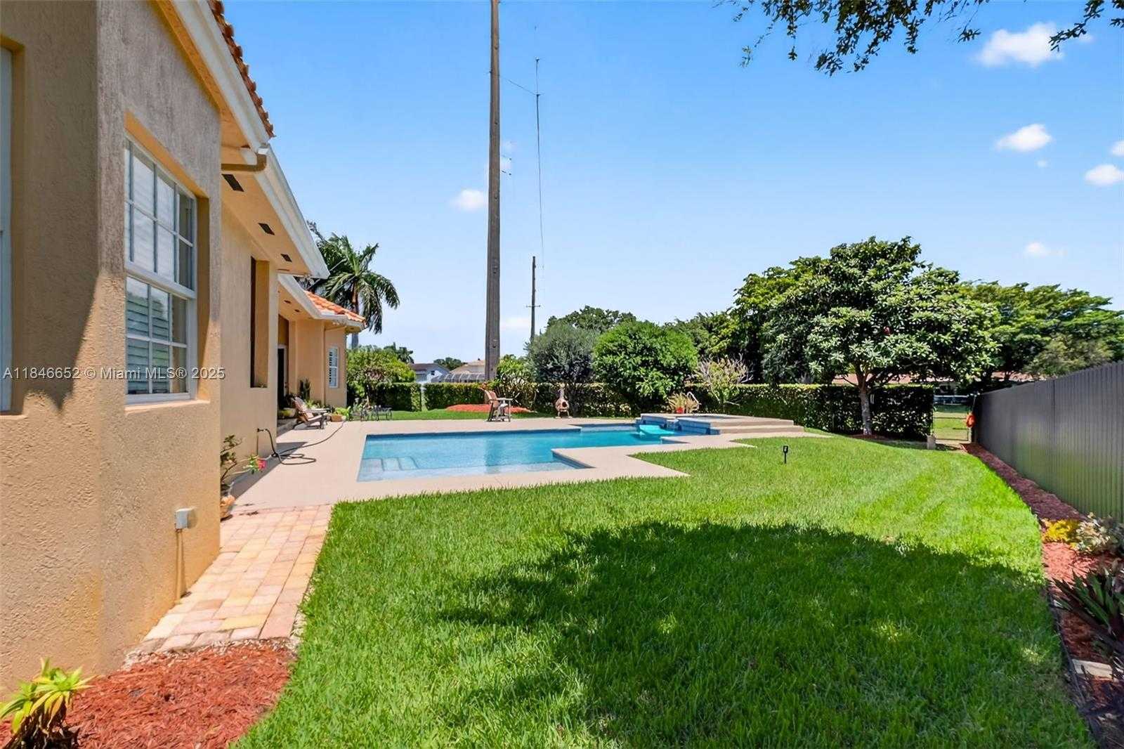 Small Image of 8920 SOUTH WEST 162ND TER, Palmetto Bay Number 13