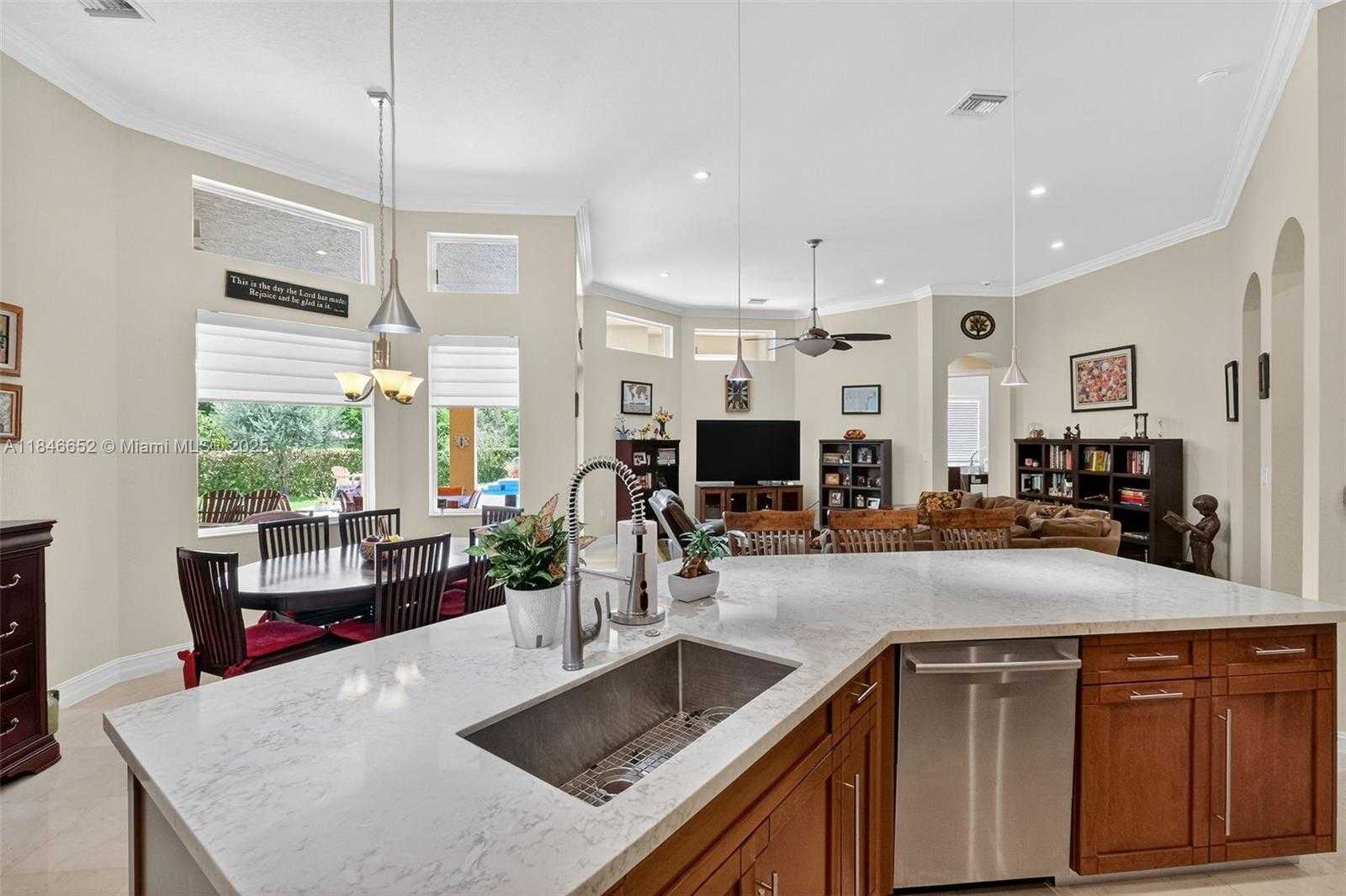 Small Image of 8920 SOUTH WEST 162ND TER, Palmetto Bay Number 23