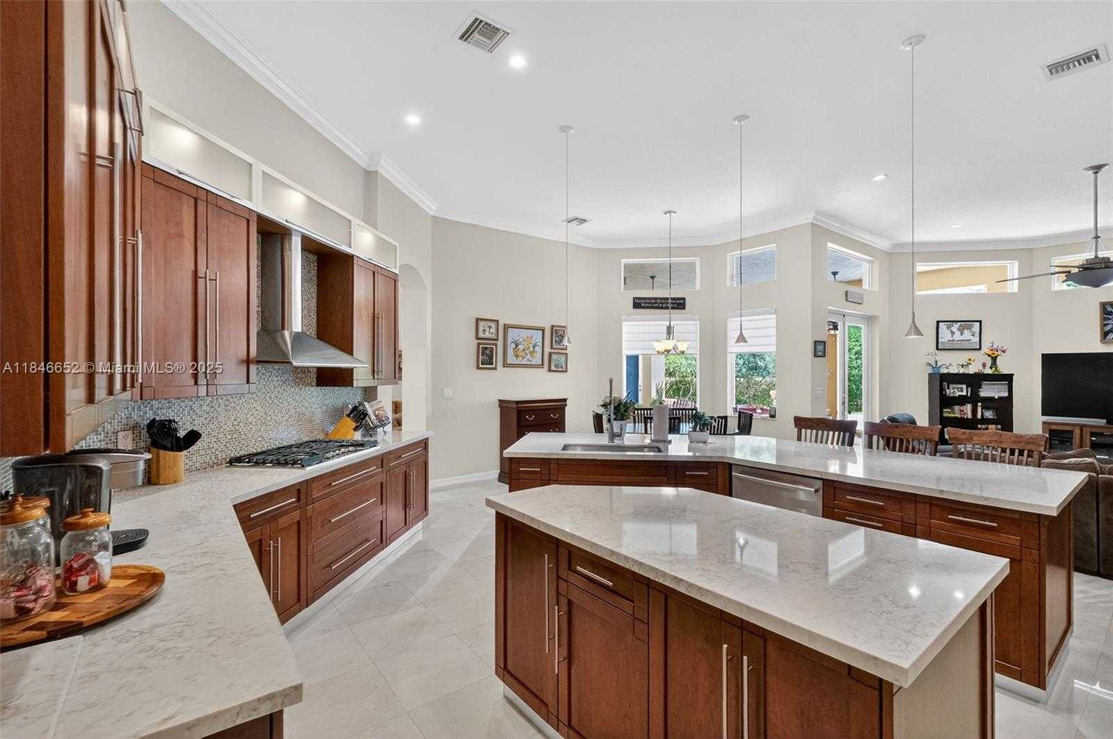 Small Image of 8920 SOUTH WEST 162ND TER, Palmetto Bay Number 24