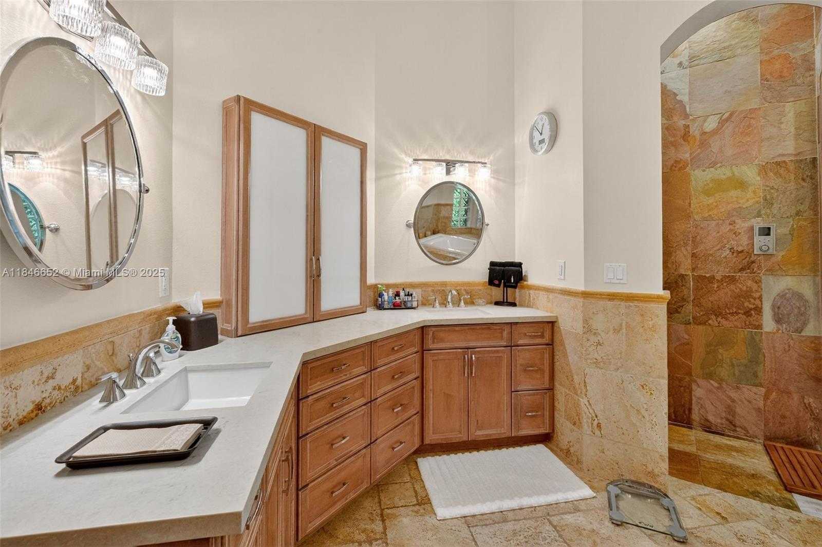 Small Image of 8920 SOUTH WEST 162ND TER, Palmetto Bay Number 31