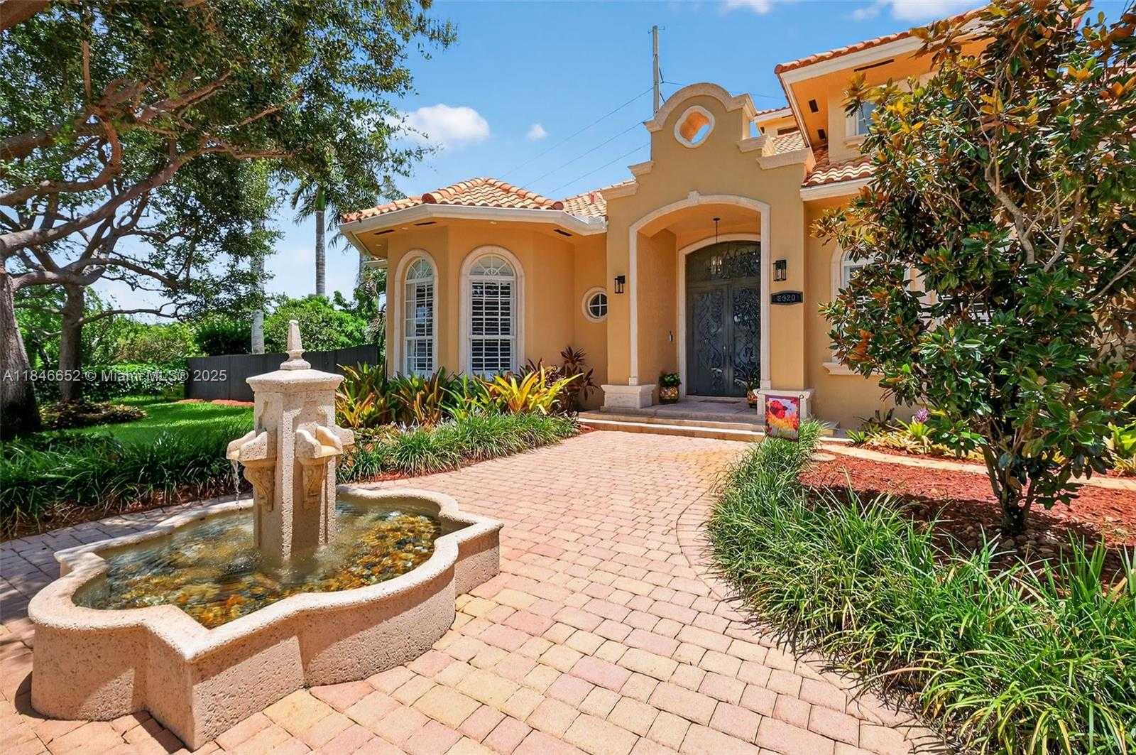 Small Image of 8920 SOUTH WEST 162ND TER, Palmetto Bay Number 4