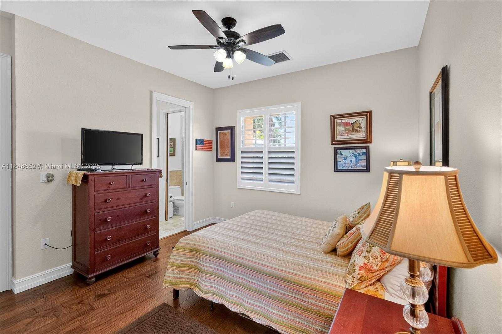 Small Image of 8920 SOUTH WEST 162ND TER, Palmetto Bay Number 42