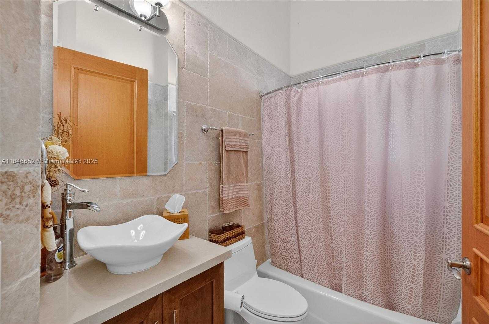 Small Image of 8920 SOUTH WEST 162ND TER, Palmetto Bay Number 44