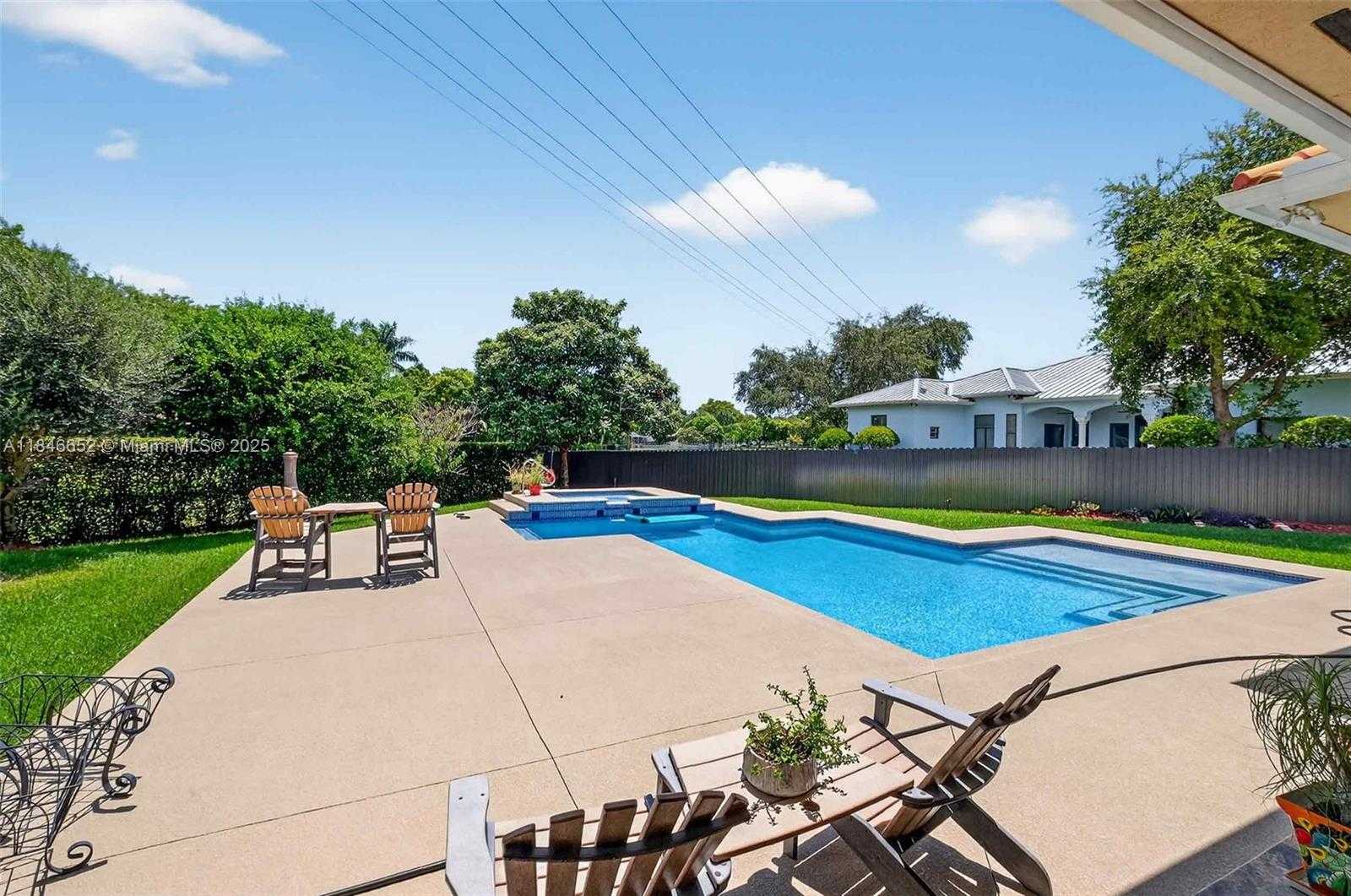 Small Image of 8920 SOUTH WEST 162ND TER, Palmetto Bay Number 6