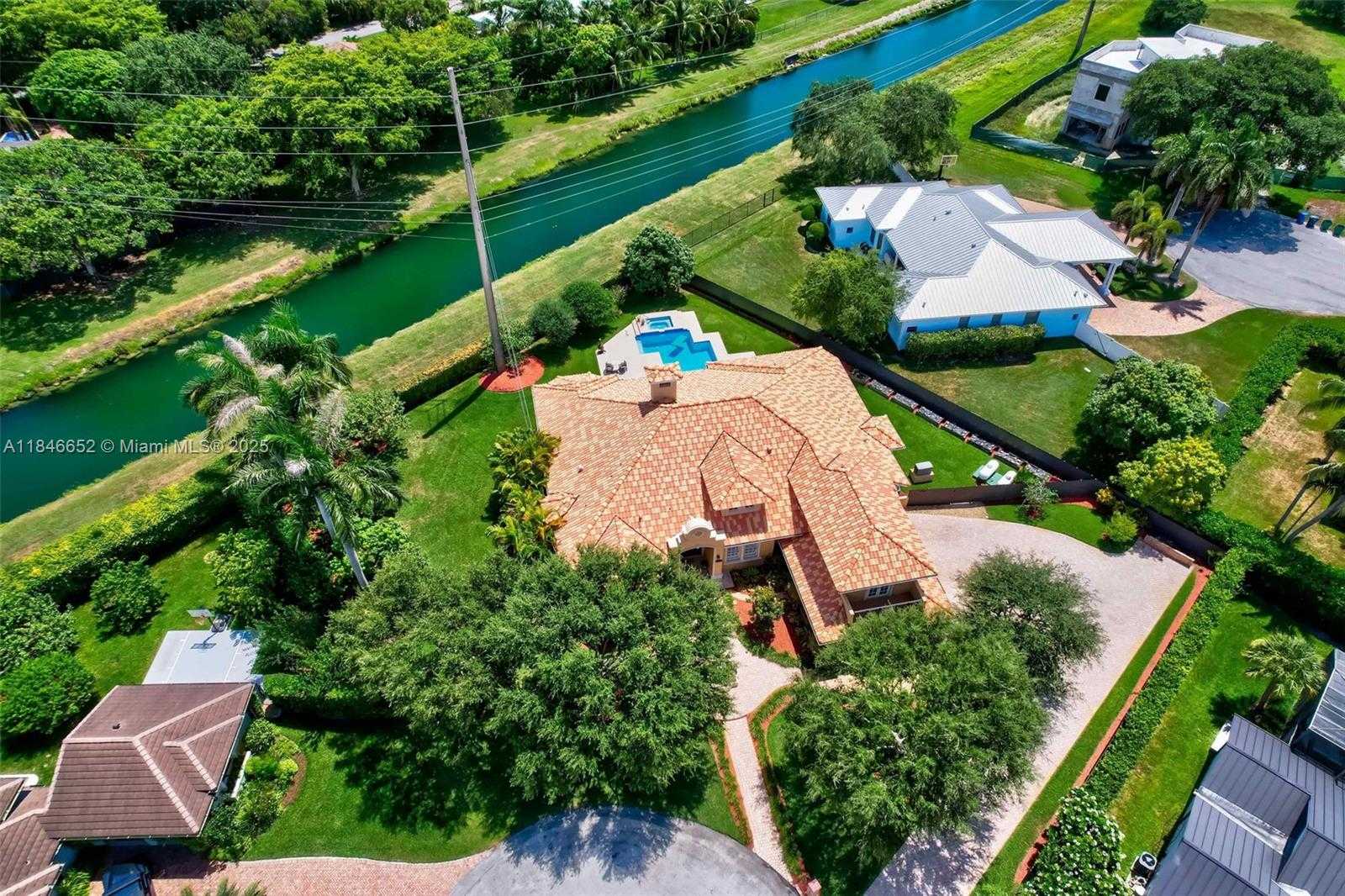 Small Image of 8920 SOUTH WEST 162ND TER, Palmetto Bay Number 65