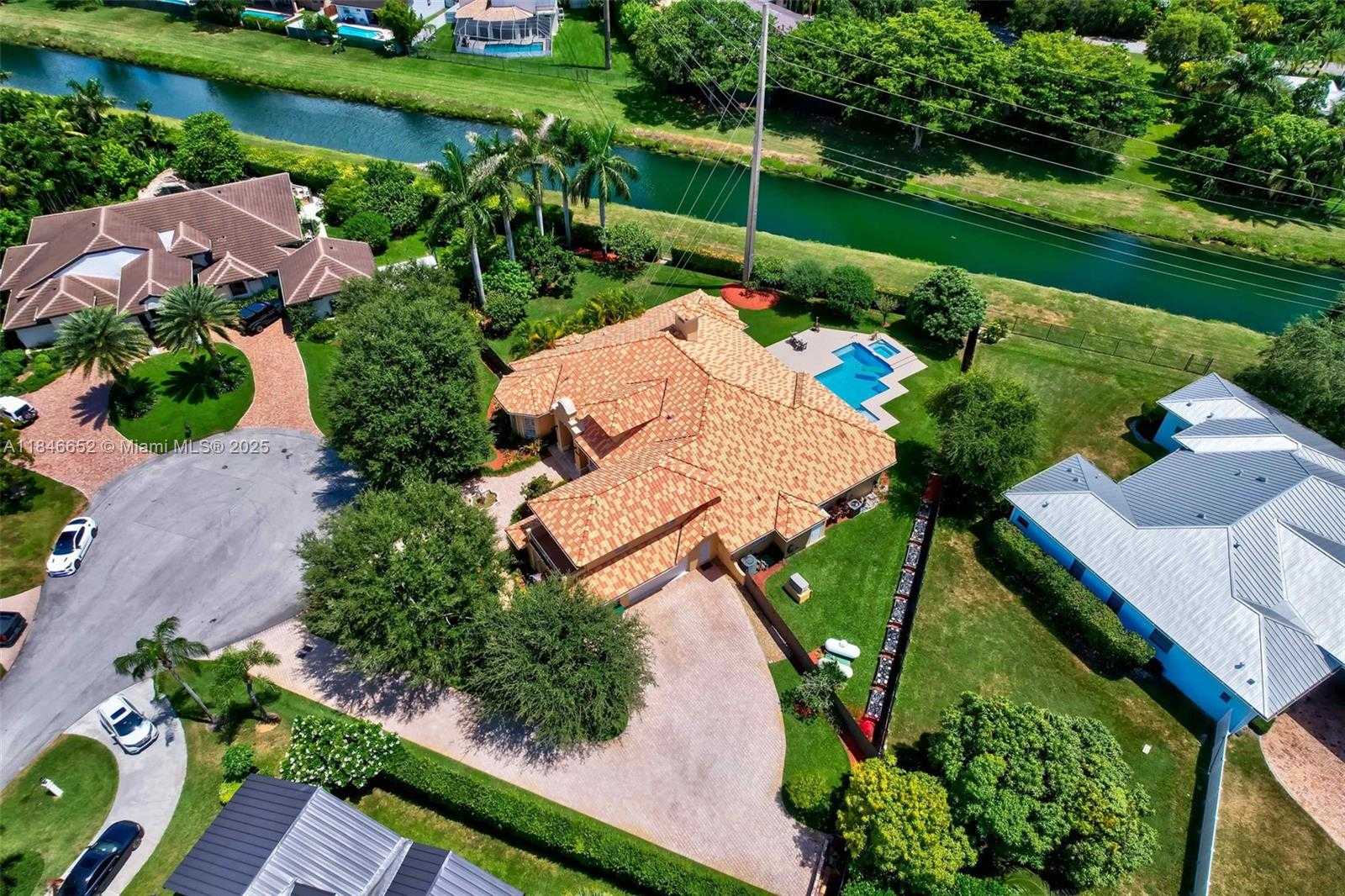 Small Image of 8920 SOUTH WEST 162ND TER, Palmetto Bay Number 66