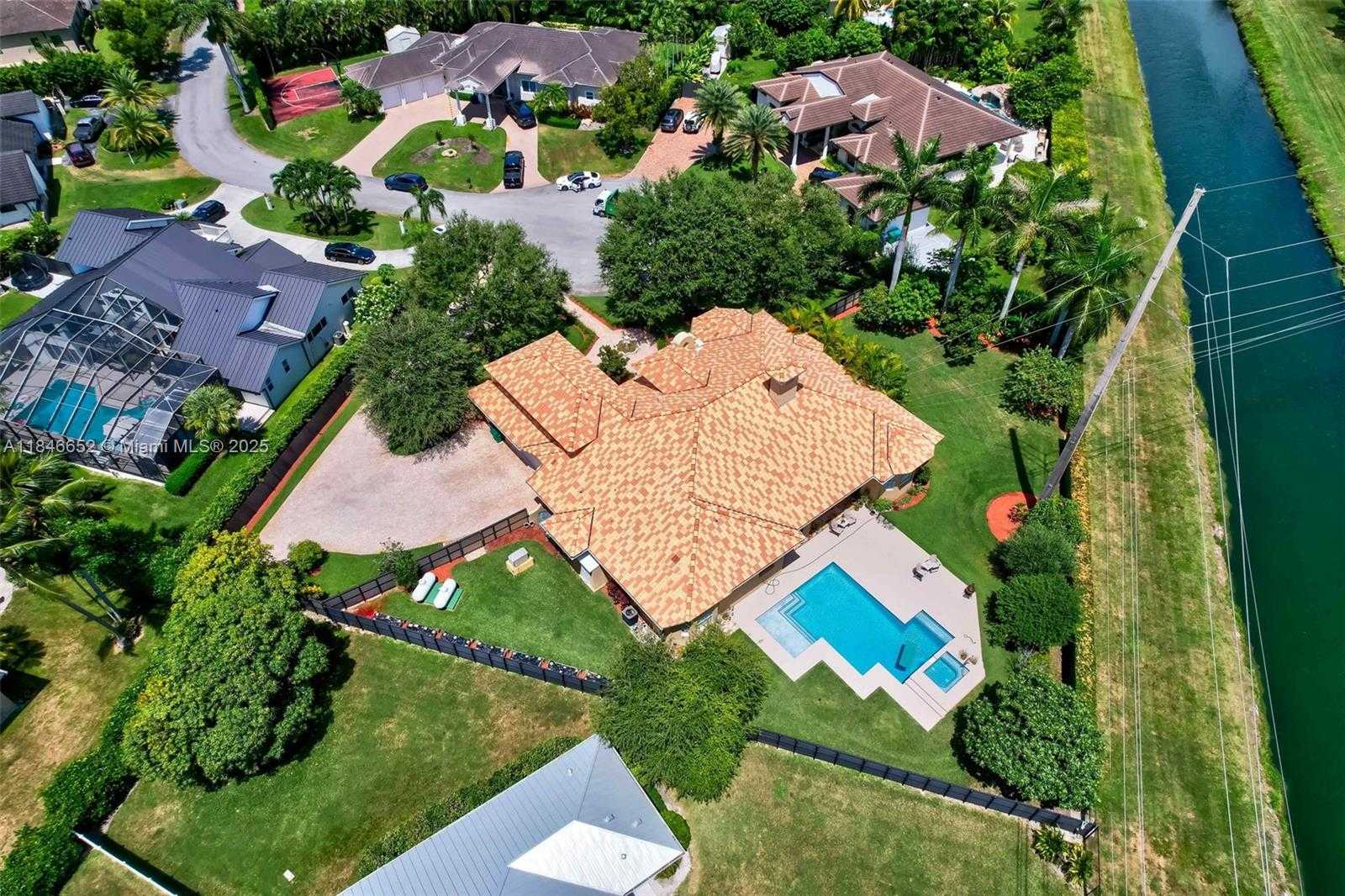 Small Image of 8920 SOUTH WEST 162ND TER, Palmetto Bay Number 67