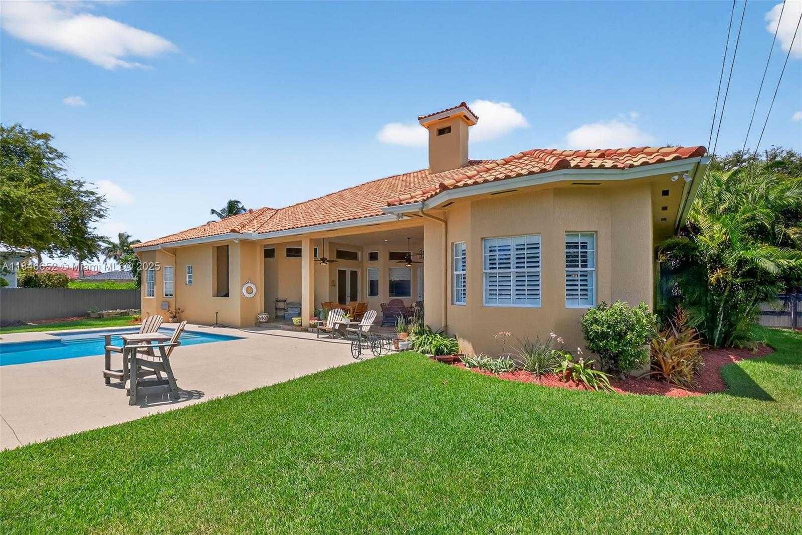 Small Image of 8920 SOUTH WEST 162ND TER, Palmetto Bay Number 7