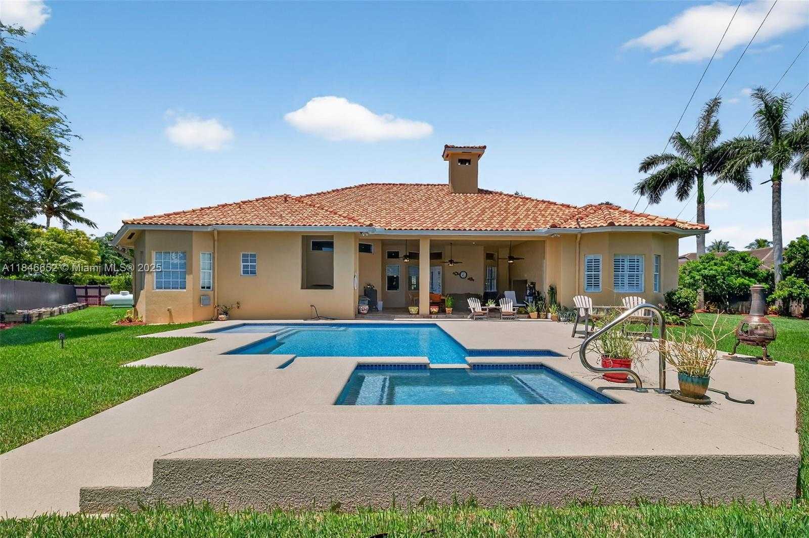 Small Image of 8920 SOUTH WEST 162ND TER, Palmetto Bay Number 8