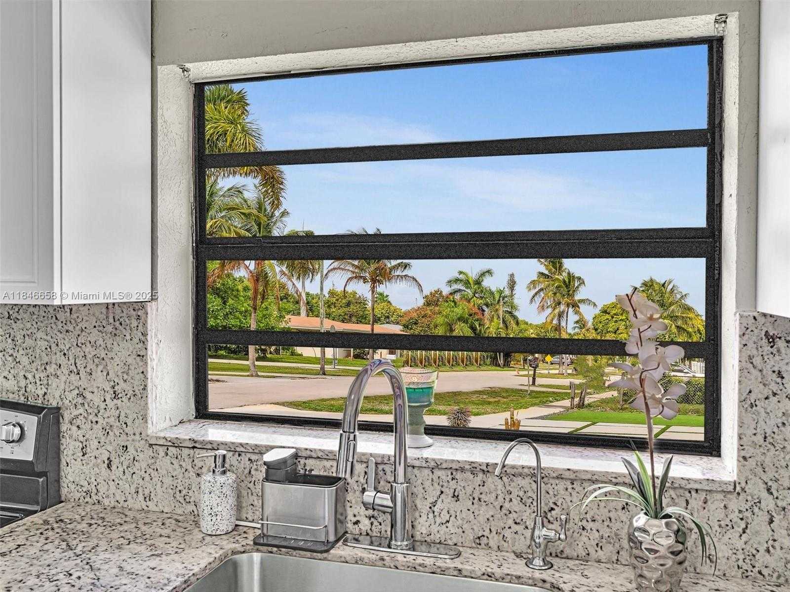 Small Image of 1930 NORTH WEST 12TH AVE, Fort Lauderdale Number 21
