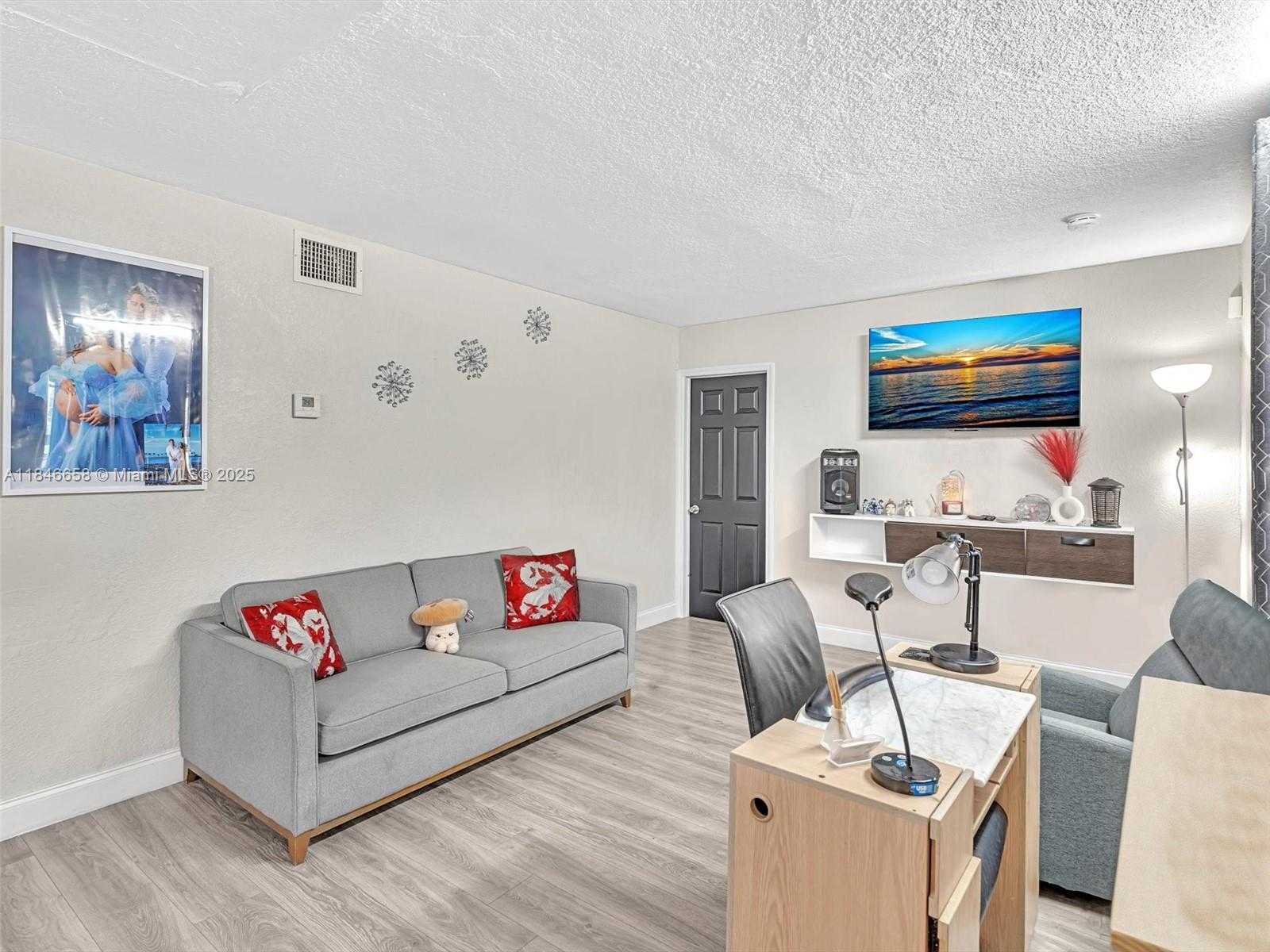 Small Image of 1930 NORTH WEST 12TH AVE, Fort Lauderdale Number 9