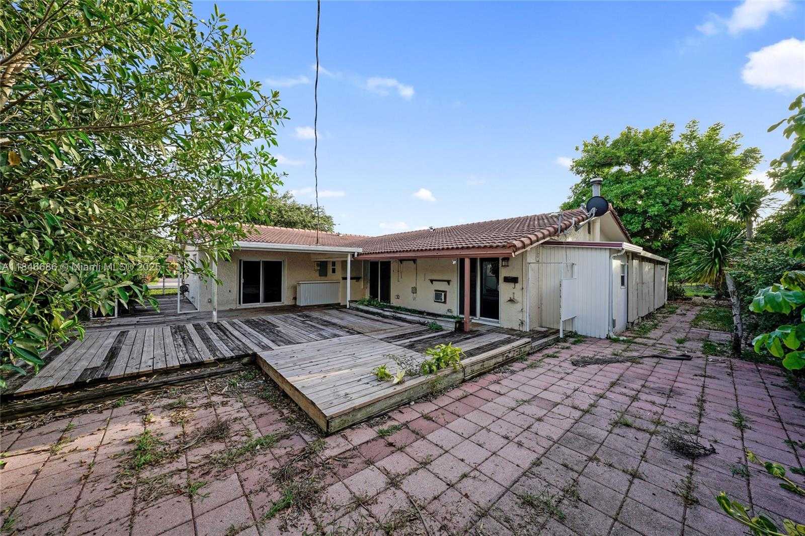 Small Image of 7801 NORTH WEST 40TH ST, Coral Springs Number 39