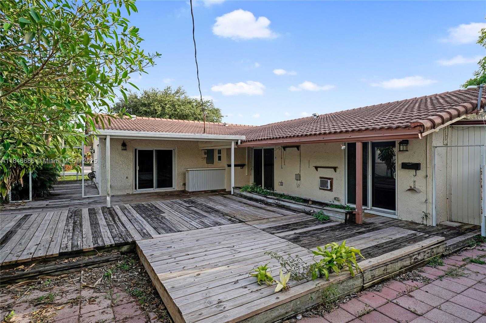 Small Image of 7801 NORTH WEST 40TH ST, Coral Springs Number 41
