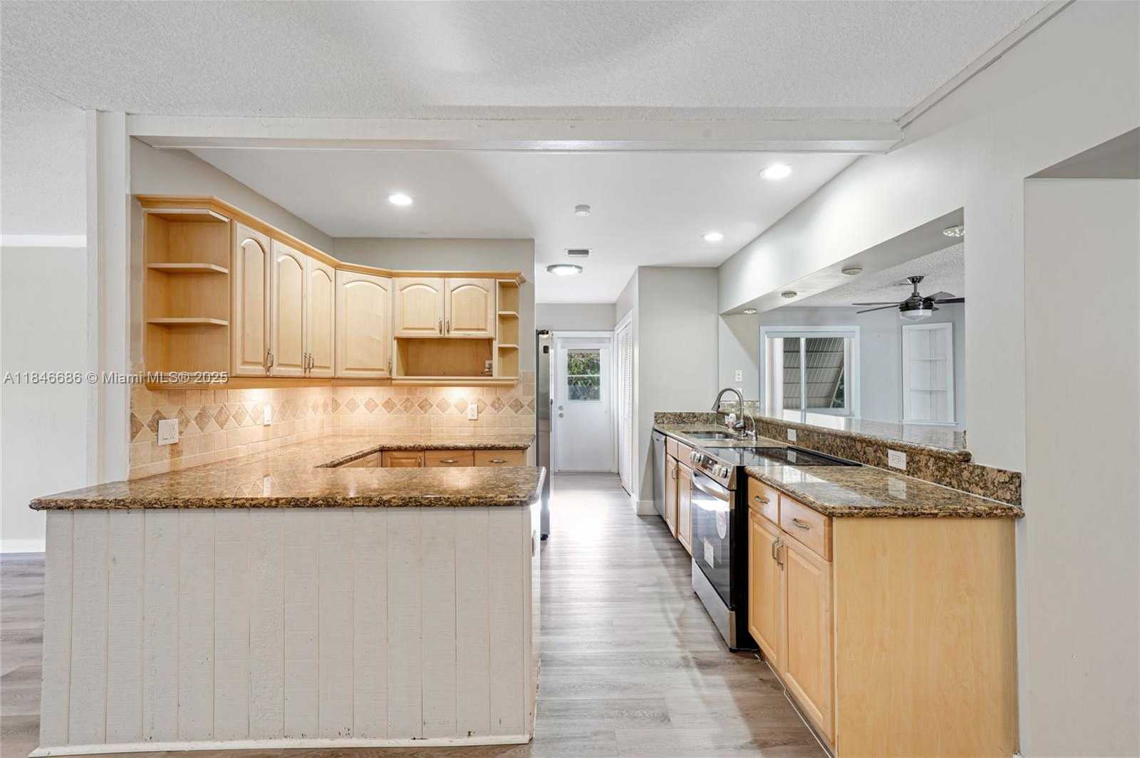 Small Image of 7801 NORTH WEST 40TH ST, Coral Springs Number 6