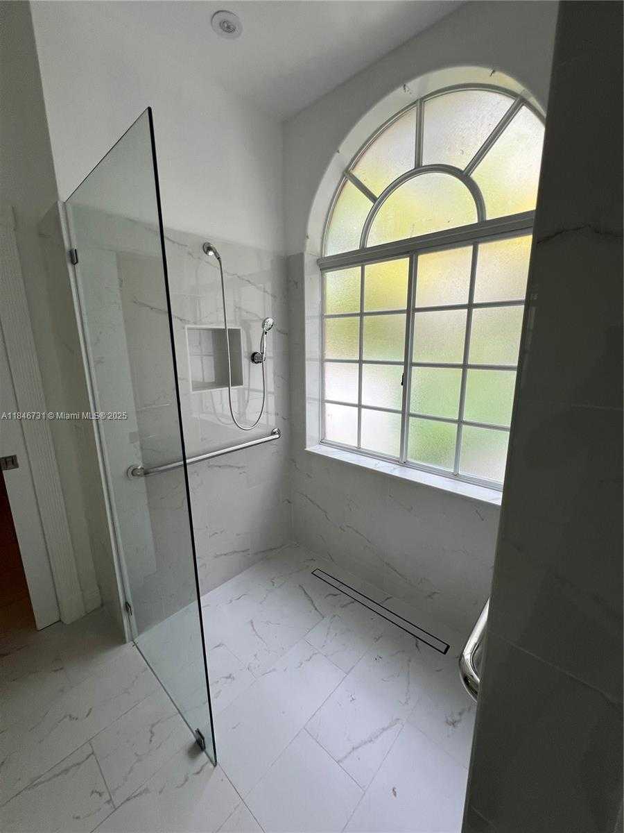 Small Image of 8455 NORTH WEST 169TH TER, Miami Lakes Number 29