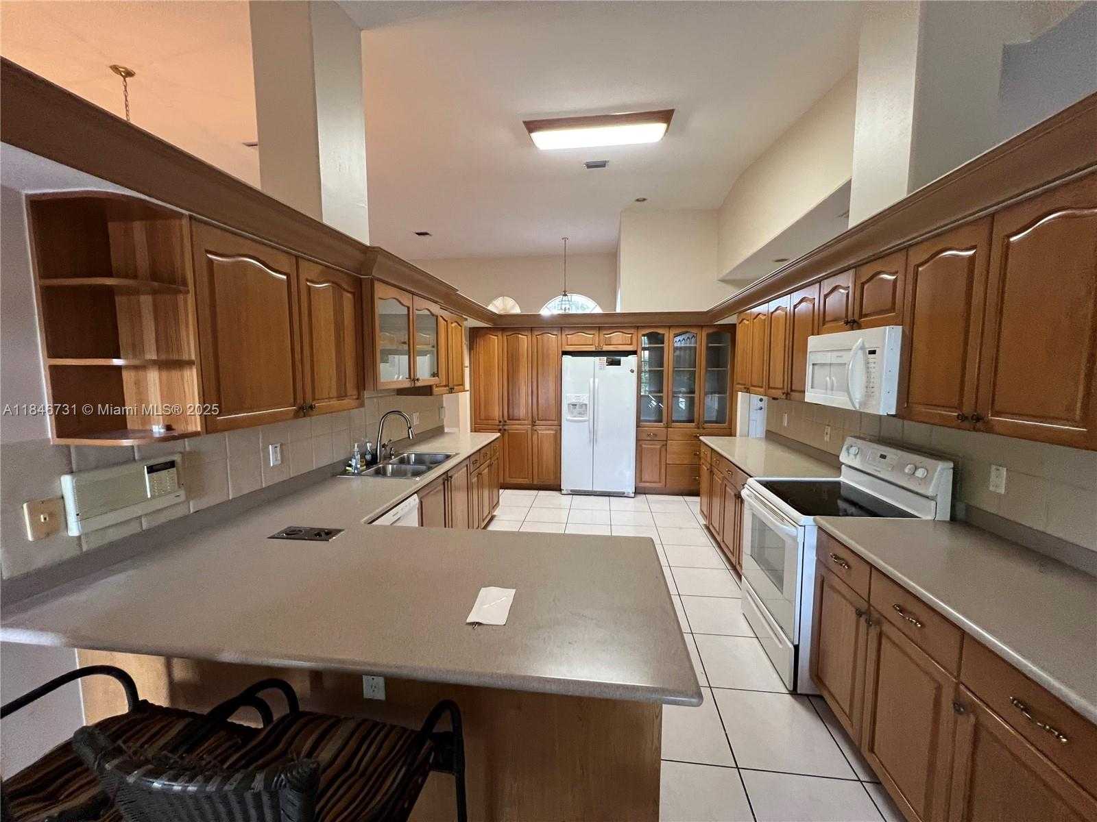 Small Image of 8455 NORTH WEST 169TH TER, Miami Lakes Number 8