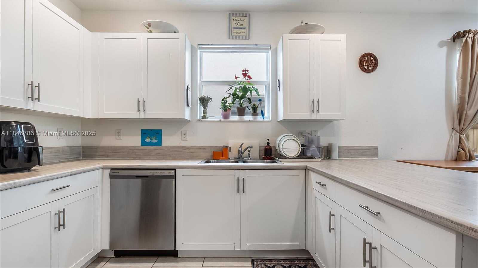Small Image of 1382 SOUTH EAST 26TH RD, Homestead Number 17