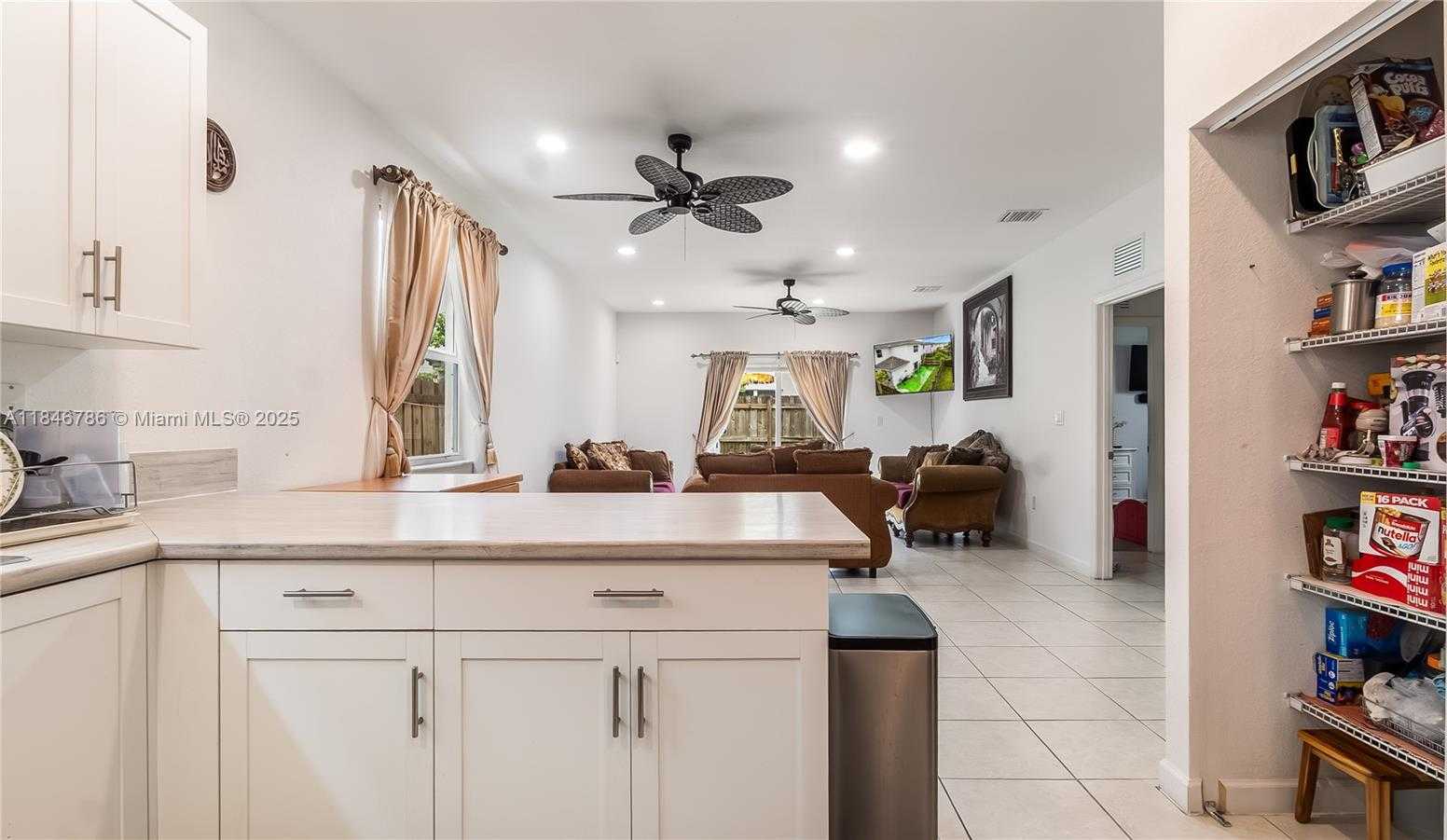Small Image of 1382 SOUTH EAST 26TH RD, Homestead Number 18