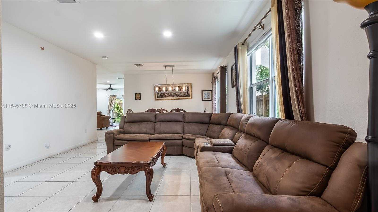 Small Image of 1382 SOUTH EAST 26TH RD, Homestead Number 8