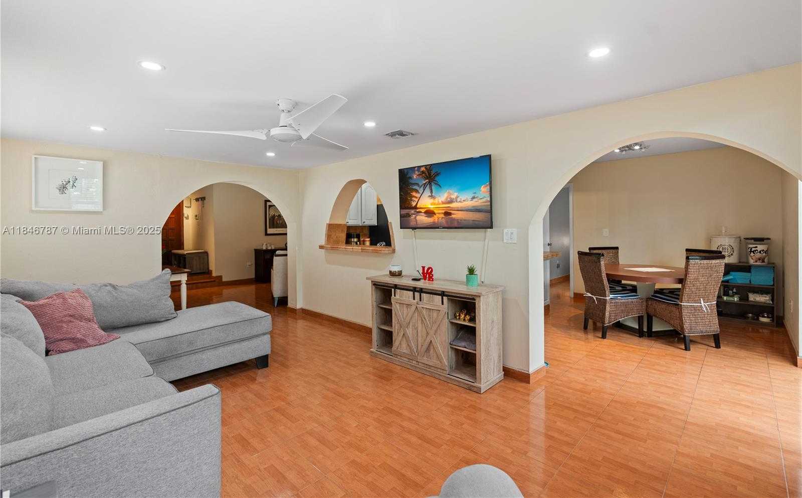 Small Image of 9737 SOUTH WEST 7TH ST, Miami Number 10