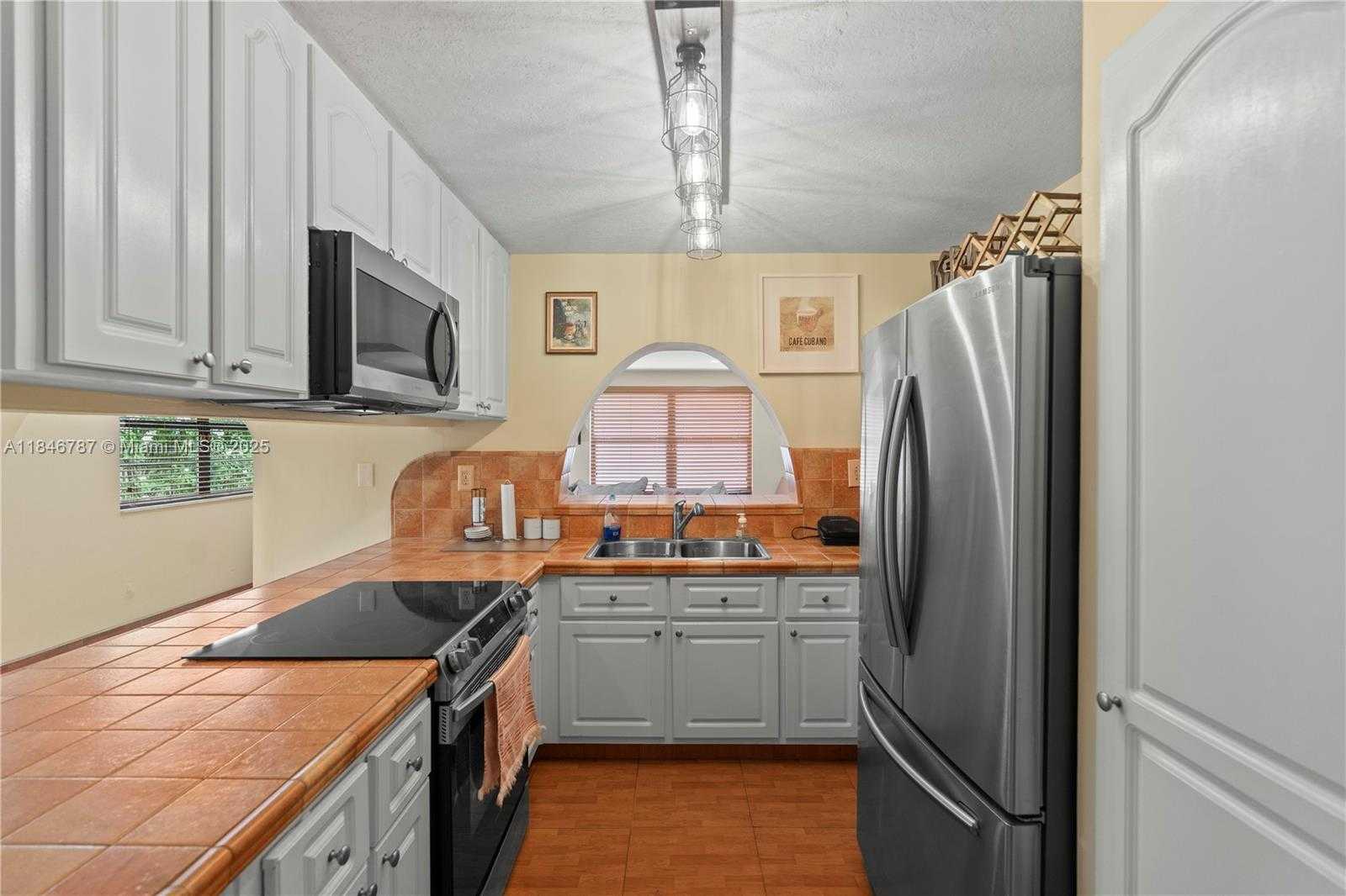 Small Image of 9737 SOUTH WEST 7TH ST, Miami Number 13