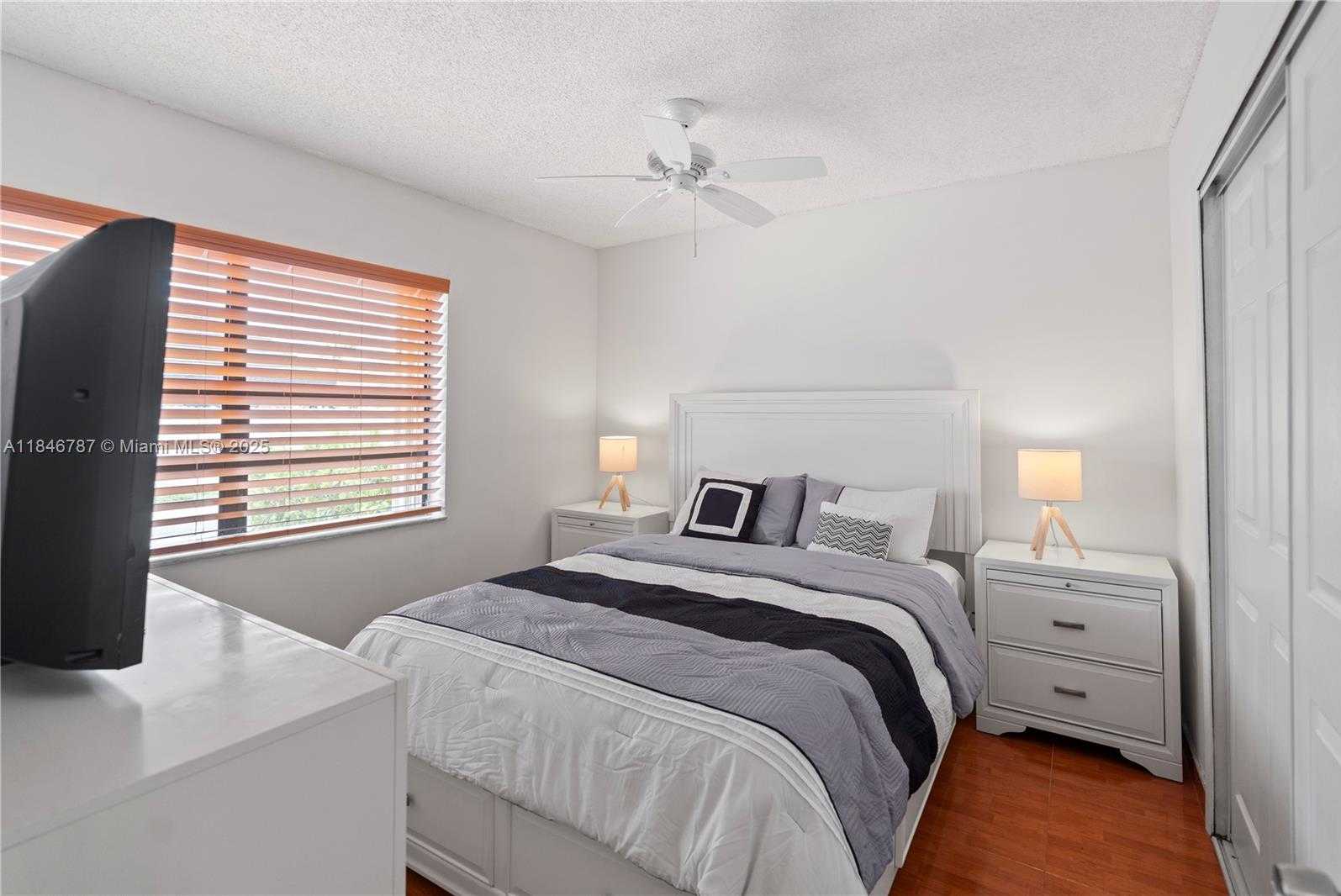 Small Image of 9737 SOUTH WEST 7TH ST, Miami Number 17