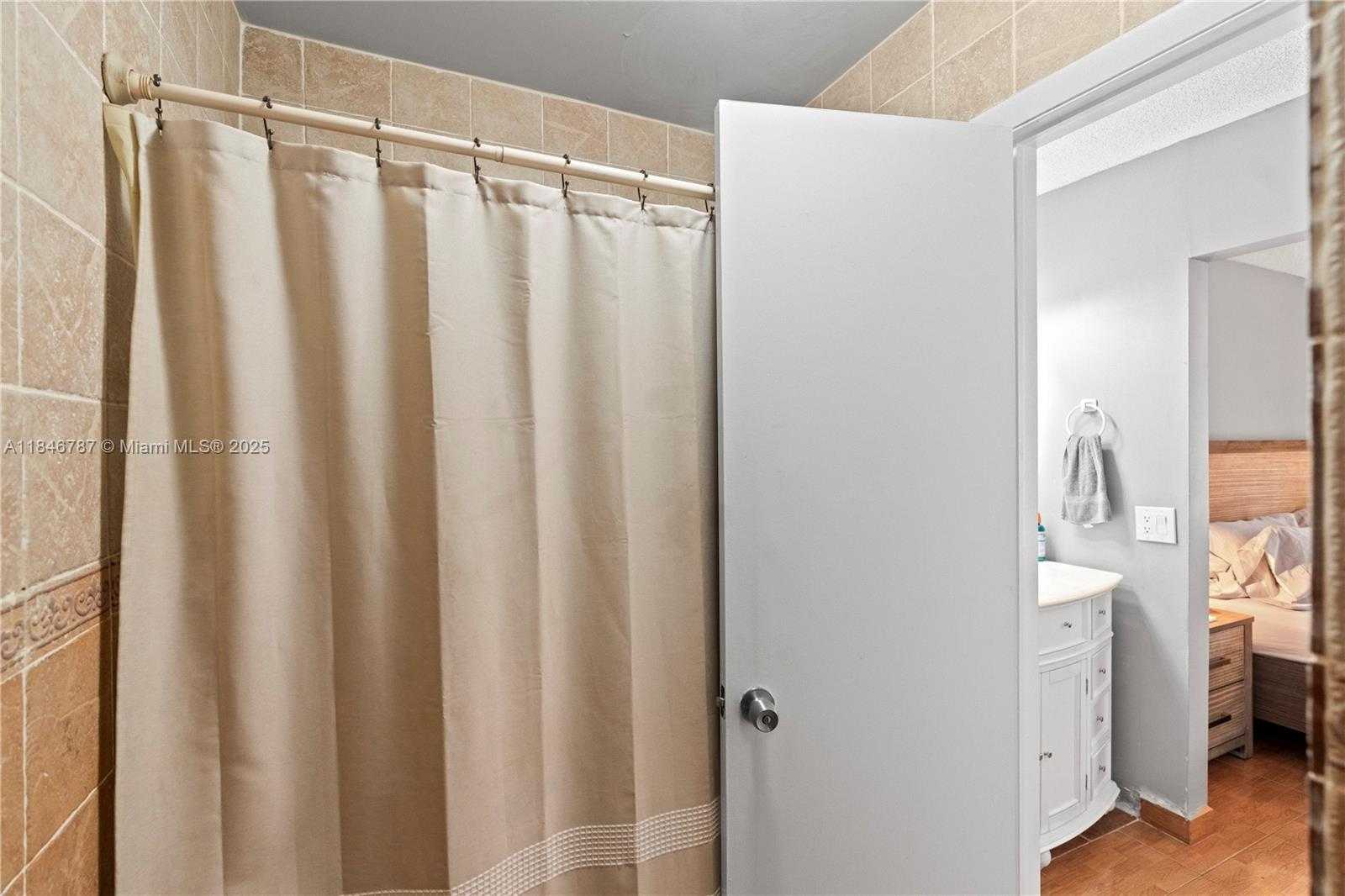 Small Image of 9737 SOUTH WEST 7TH ST, Miami Number 22