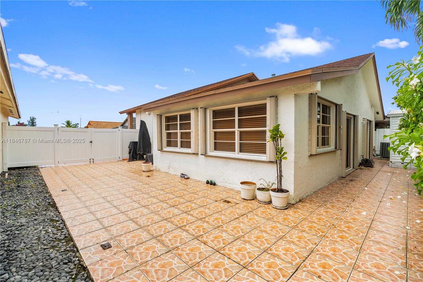 Small Image of 9737 SOUTH WEST 7TH ST, Miami Number 24