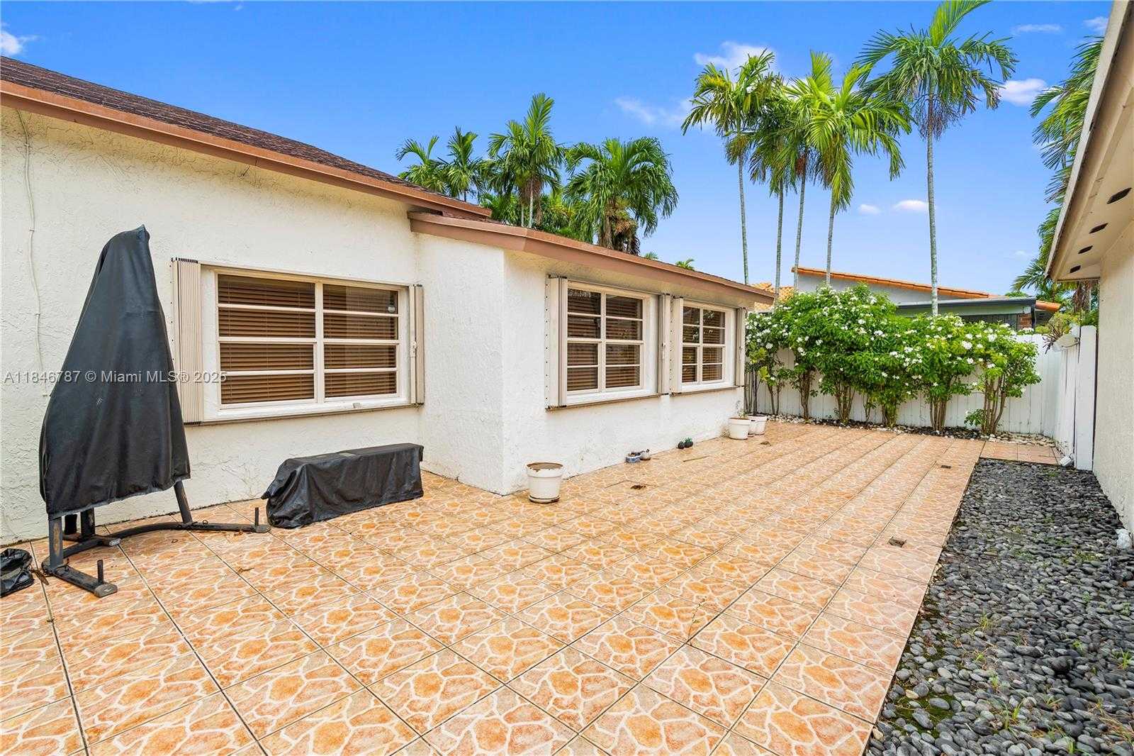Small Image of 9737 SOUTH WEST 7TH ST, Miami Number 25