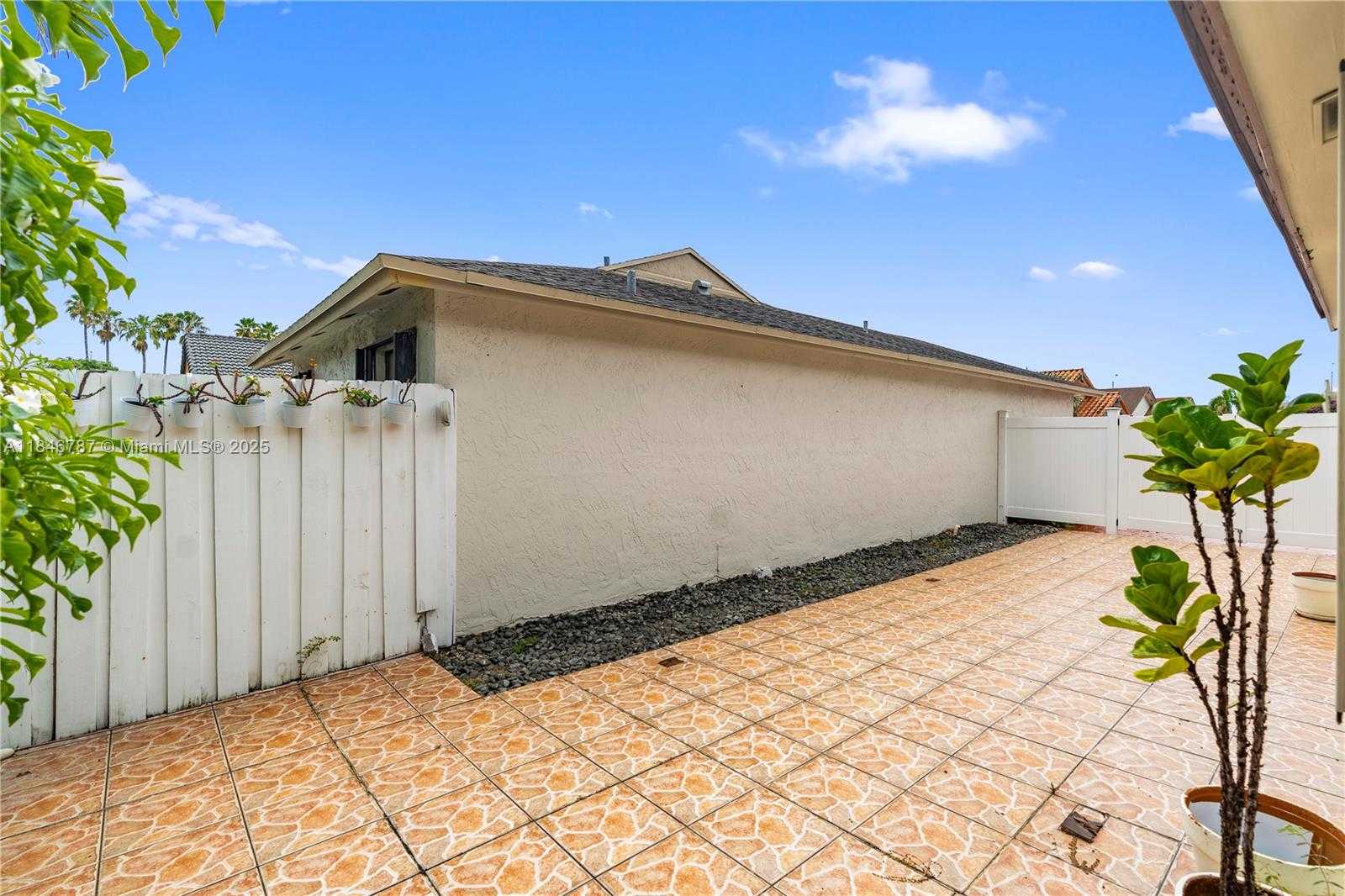 Small Image of 9737 SOUTH WEST 7TH ST, Miami Number 26