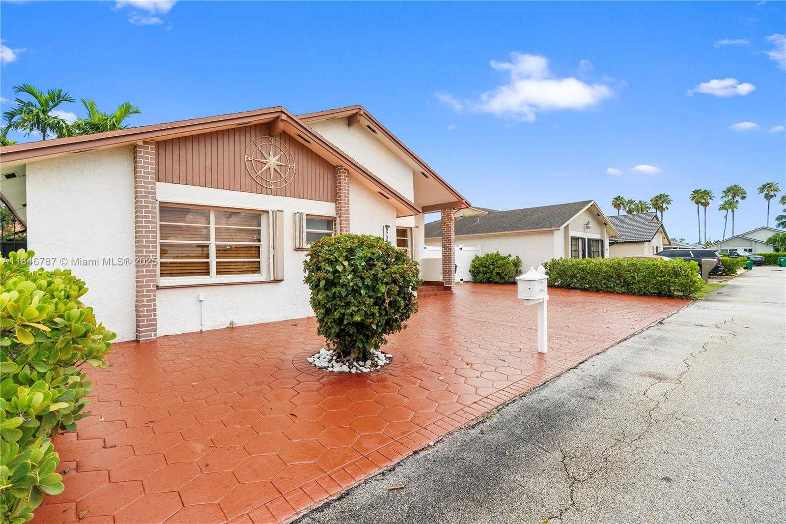 Small Image of 9737 SOUTH WEST 7TH ST, Miami Number 3