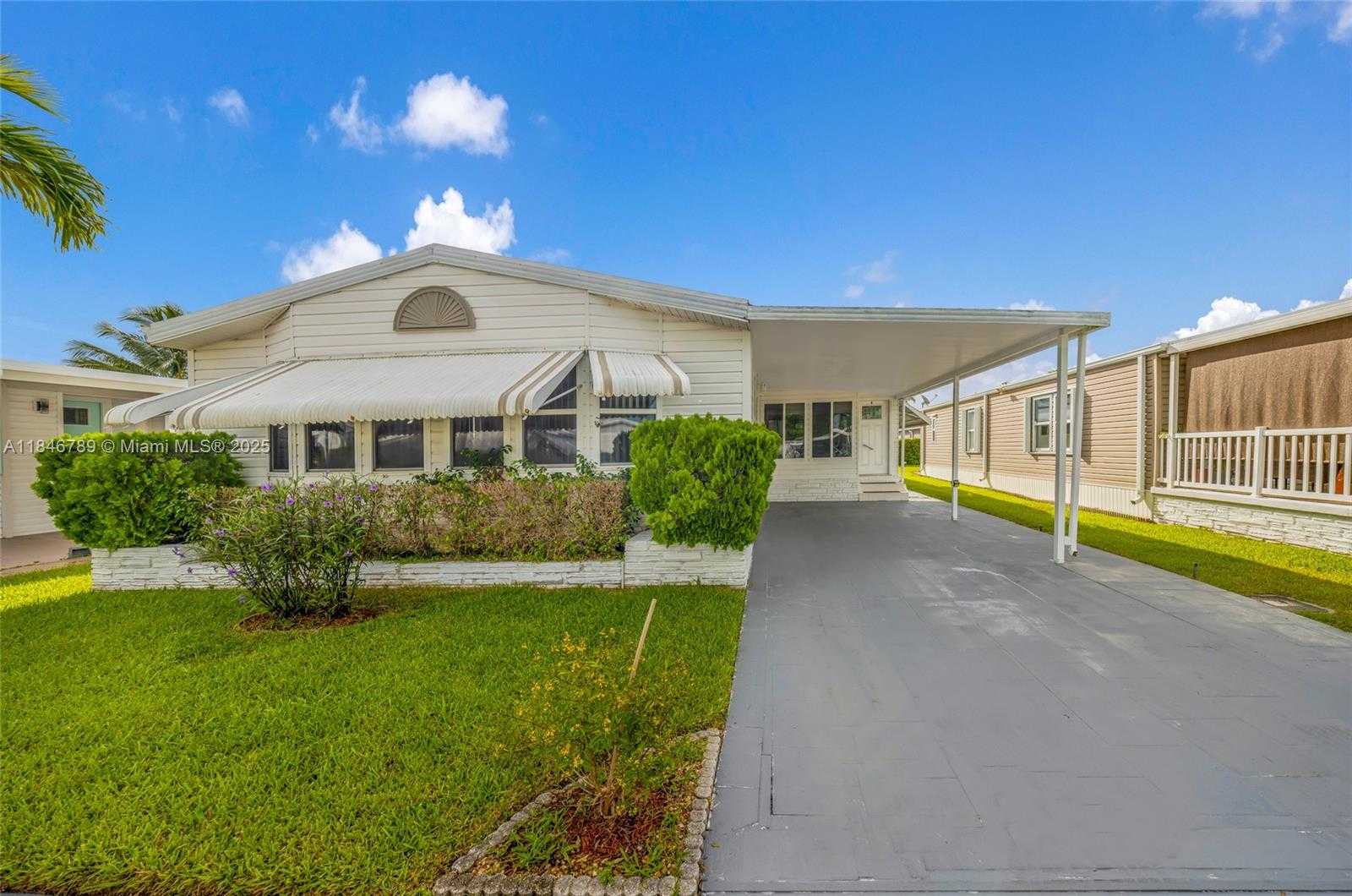 Small Image of 5298 NORTH WEST 4TH TER, Deerfield Beach Number 2