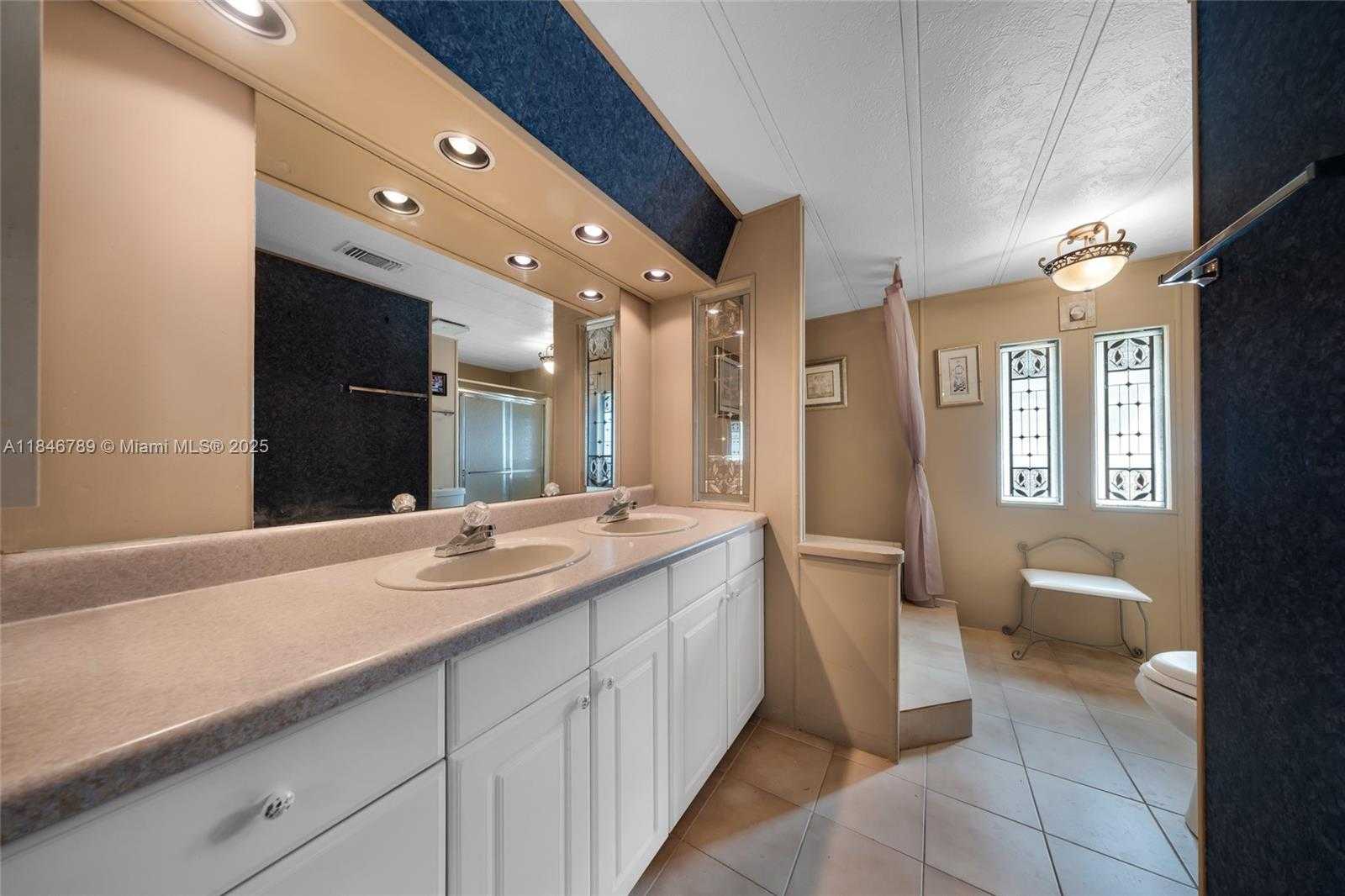 Small Image of 5298 NORTH WEST 4TH TER, Deerfield Beach Number 22