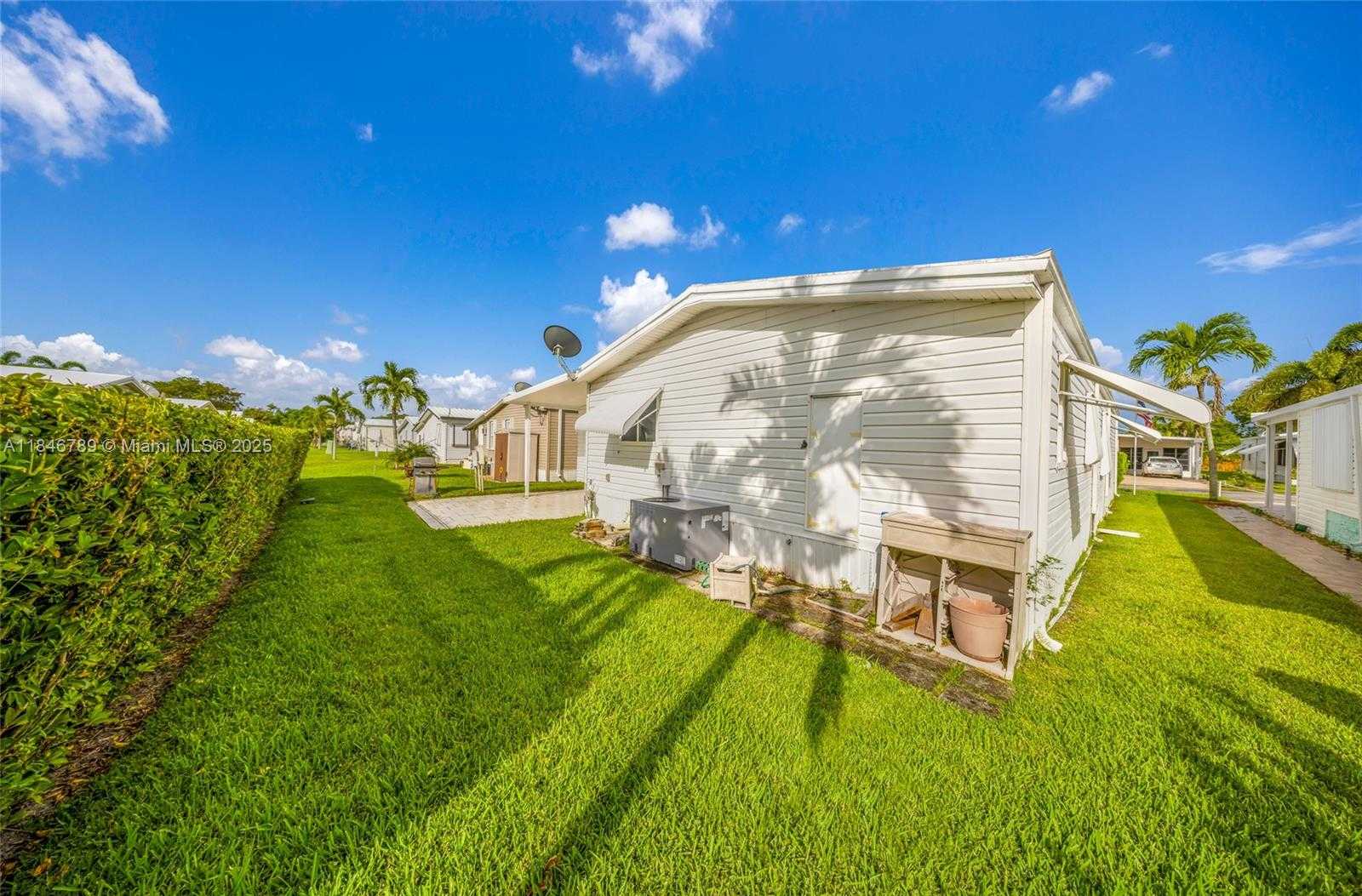 Small Image of 5298 NORTH WEST 4TH TER, Deerfield Beach Number 7