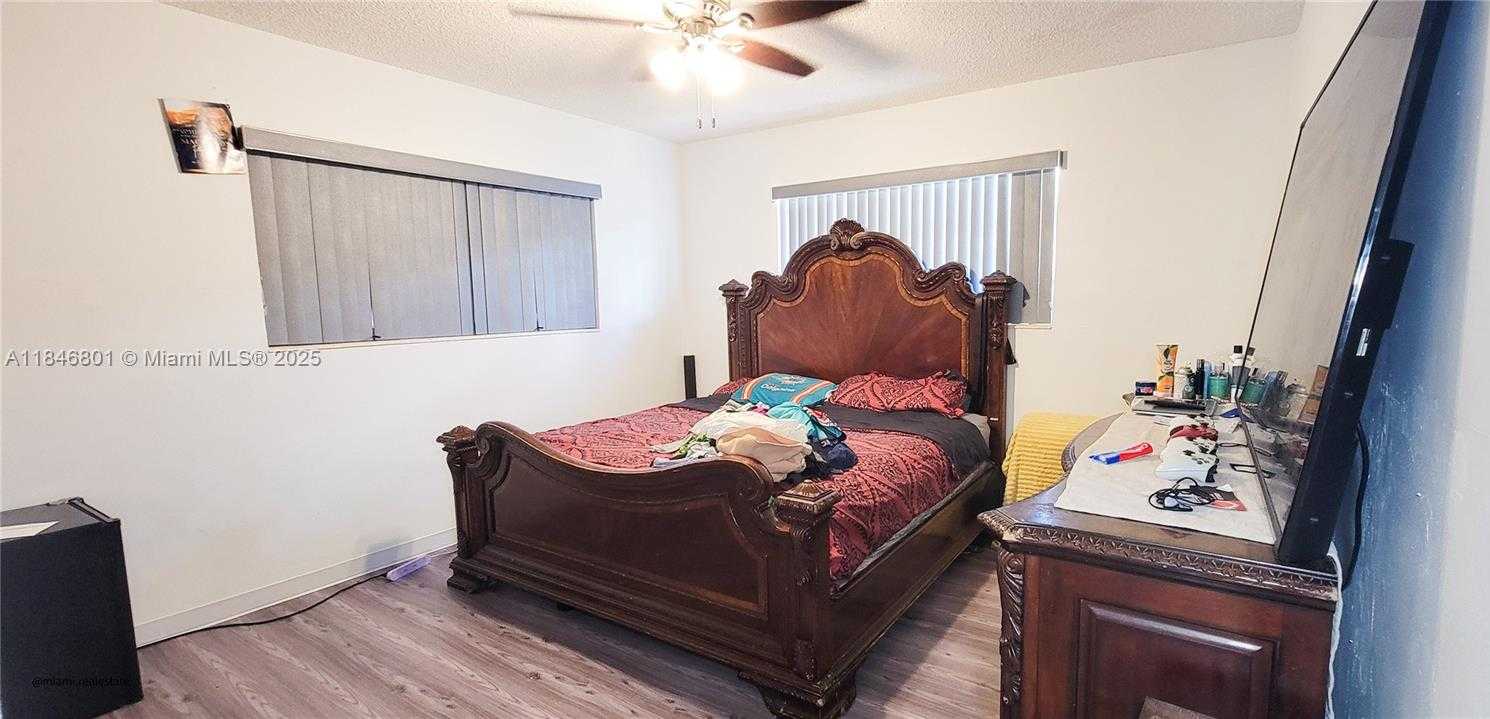 Small Image of 2649 BAHAMA DR, Miramar Number 14