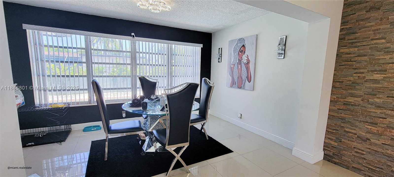 Small Image of 2649 BAHAMA DR, Miramar Number 17
