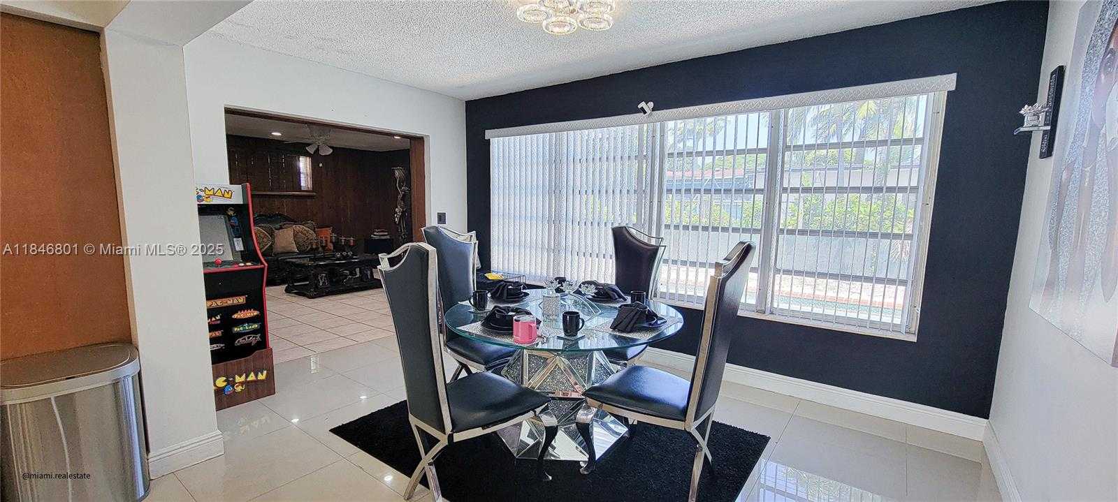 Small Image of 2649 BAHAMA DR, Miramar Number 18