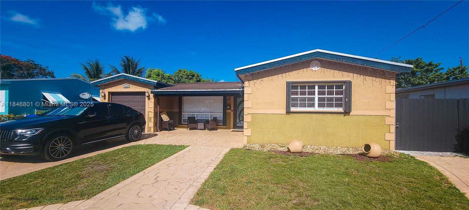 Small Image of 2649 BAHAMA DR, Miramar Number 2