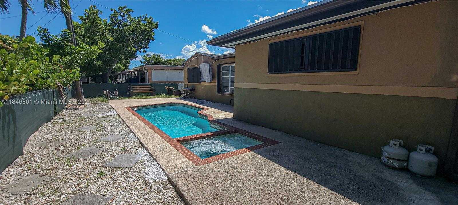 Small Image of 2649 BAHAMA DR, Miramar Number 28
