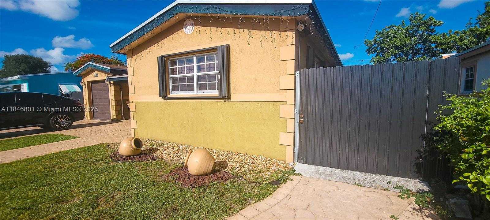 Small Image of 2649 BAHAMA DR, Miramar Number 3