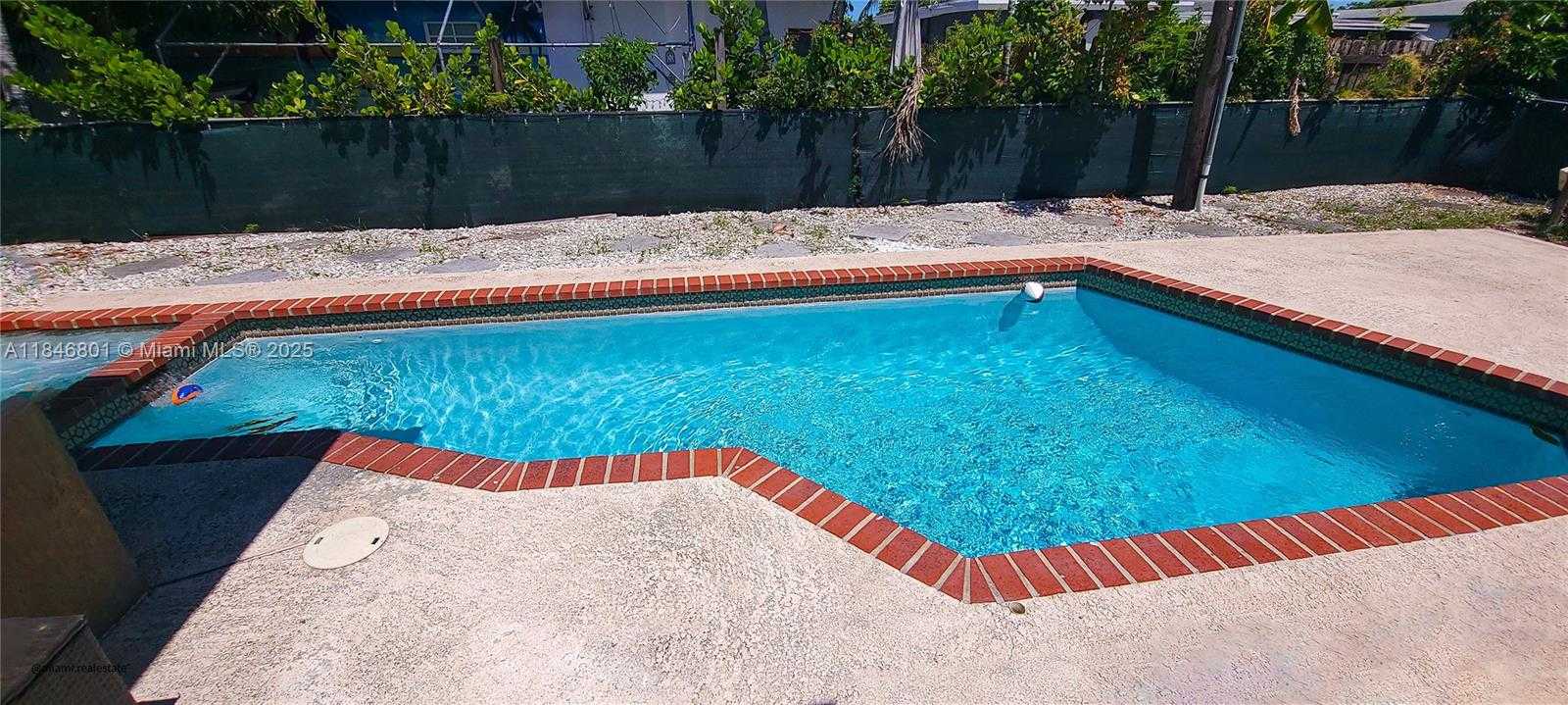 Small Image of 2649 BAHAMA DR, Miramar Number 34