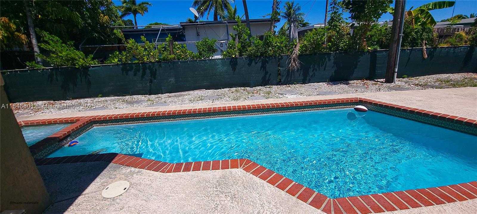 Small Image of 2649 BAHAMA DR, Miramar Number 35