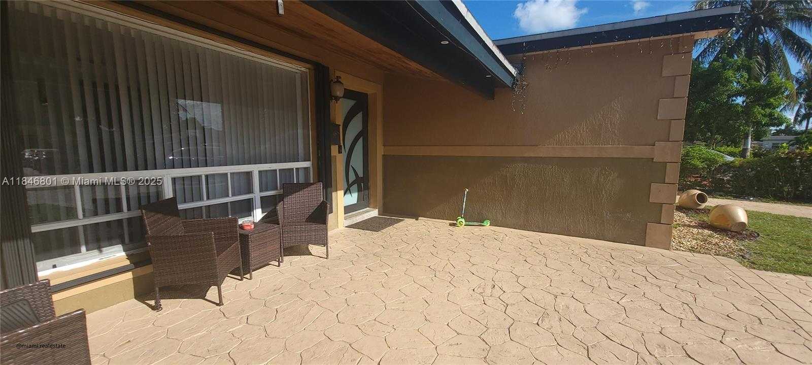 Small Image of 2649 BAHAMA DR, Miramar Number 4