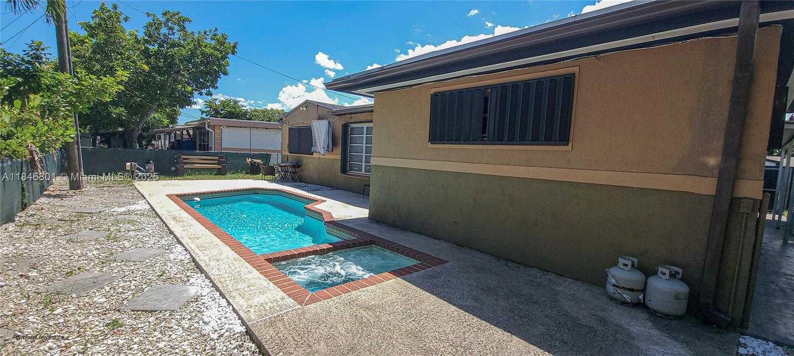 Small Image of 2649 BAHAMA DR, Miramar Number 40