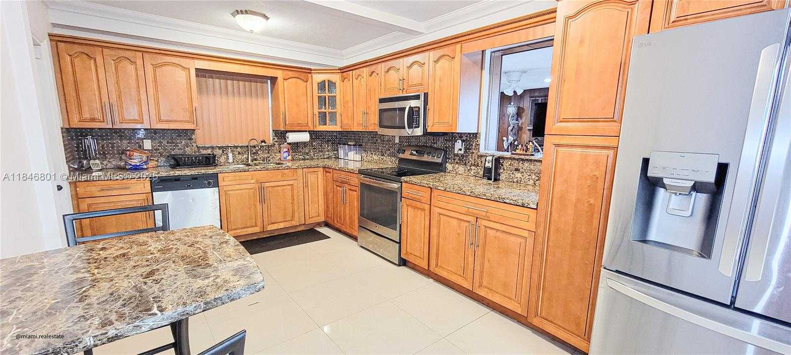 Small Image of 2649 BAHAMA DR, Miramar Number 9