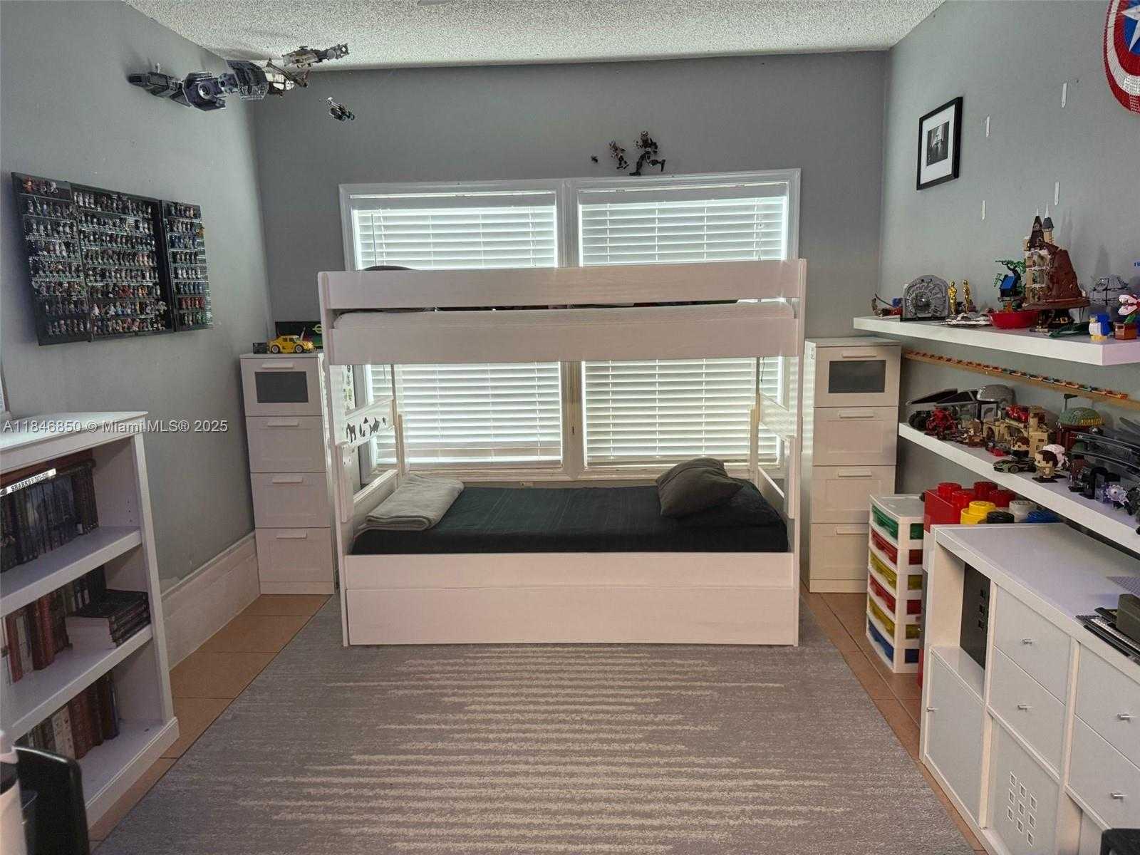 Small Image of 1600 SOUTH WEST 127TH LN, Davie Number 26