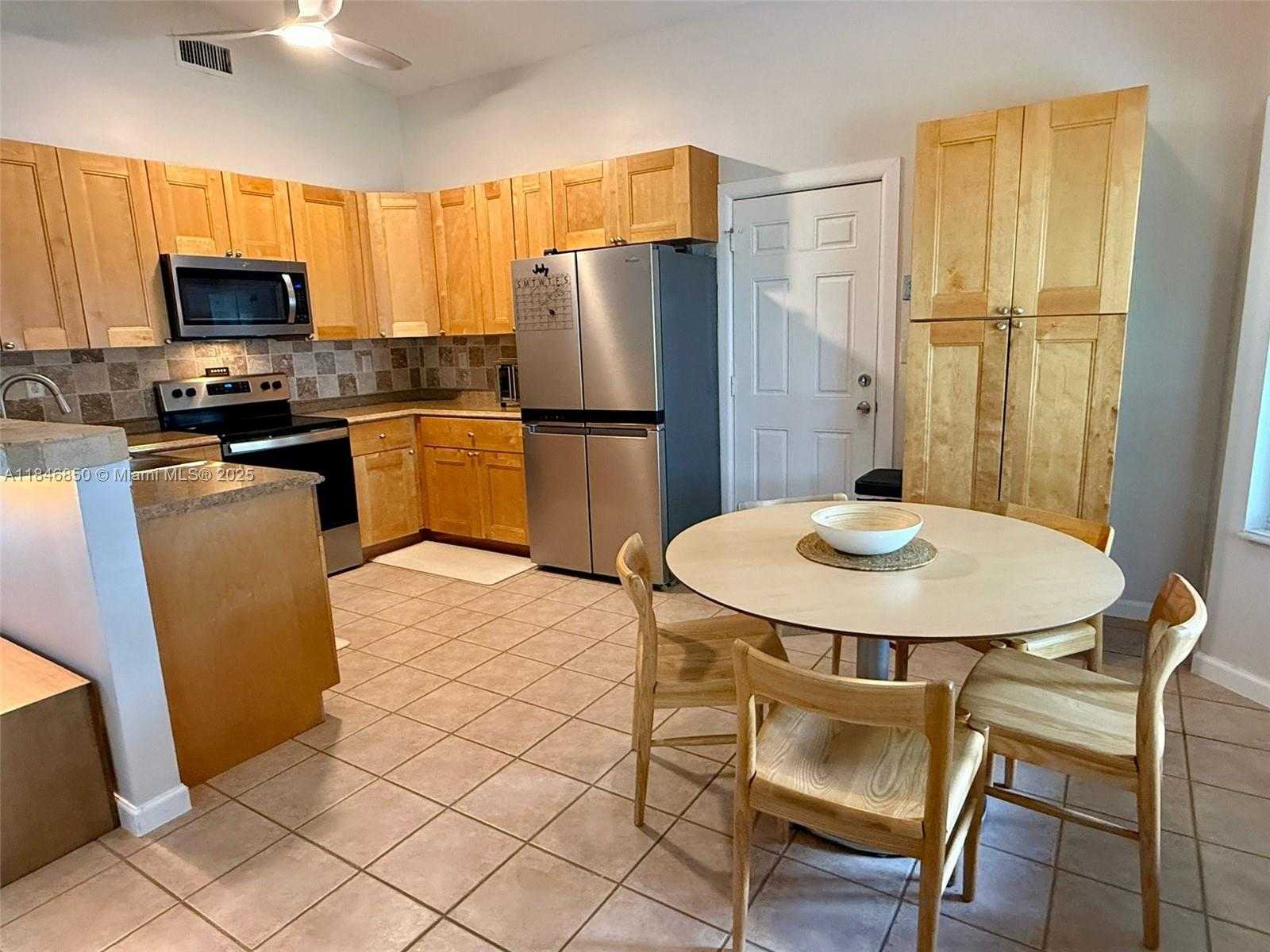 Small Image of 1600 SOUTH WEST 127TH LN, Davie Number 4
