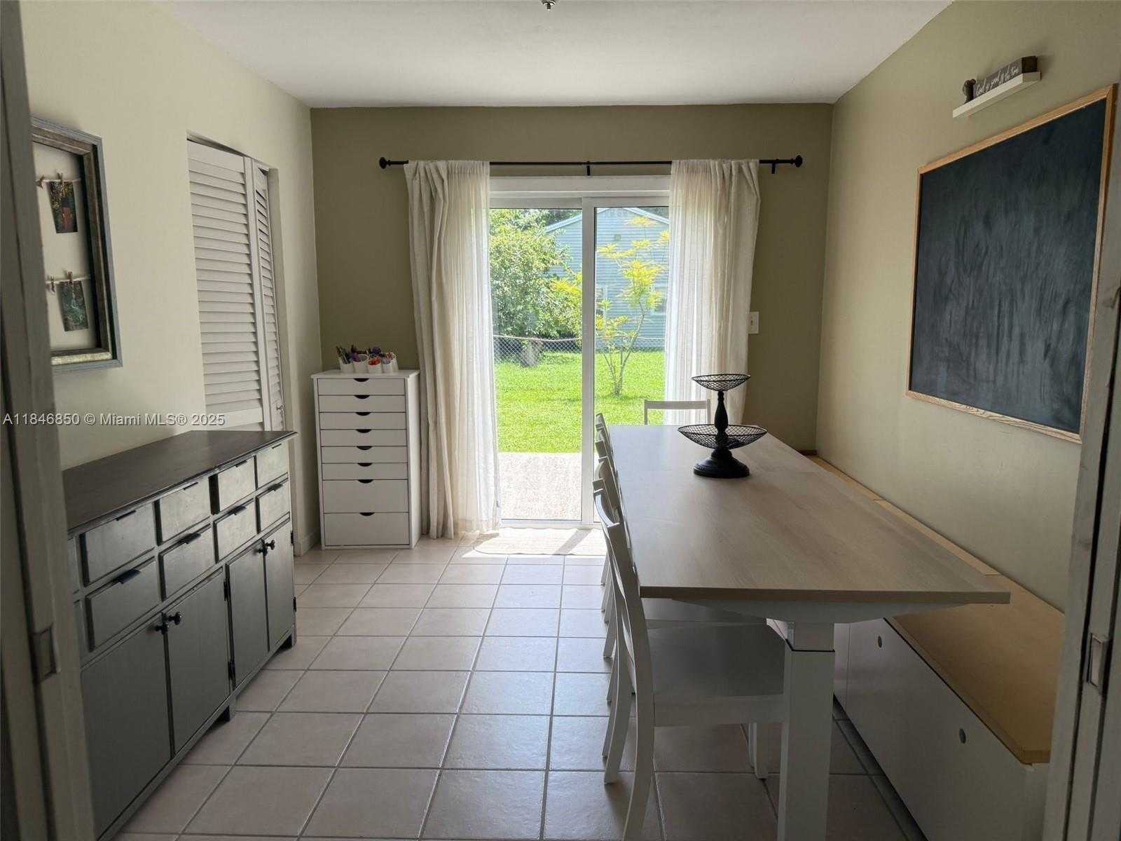 Small Image of 1600 SOUTH WEST 127TH LN, Davie Number 6