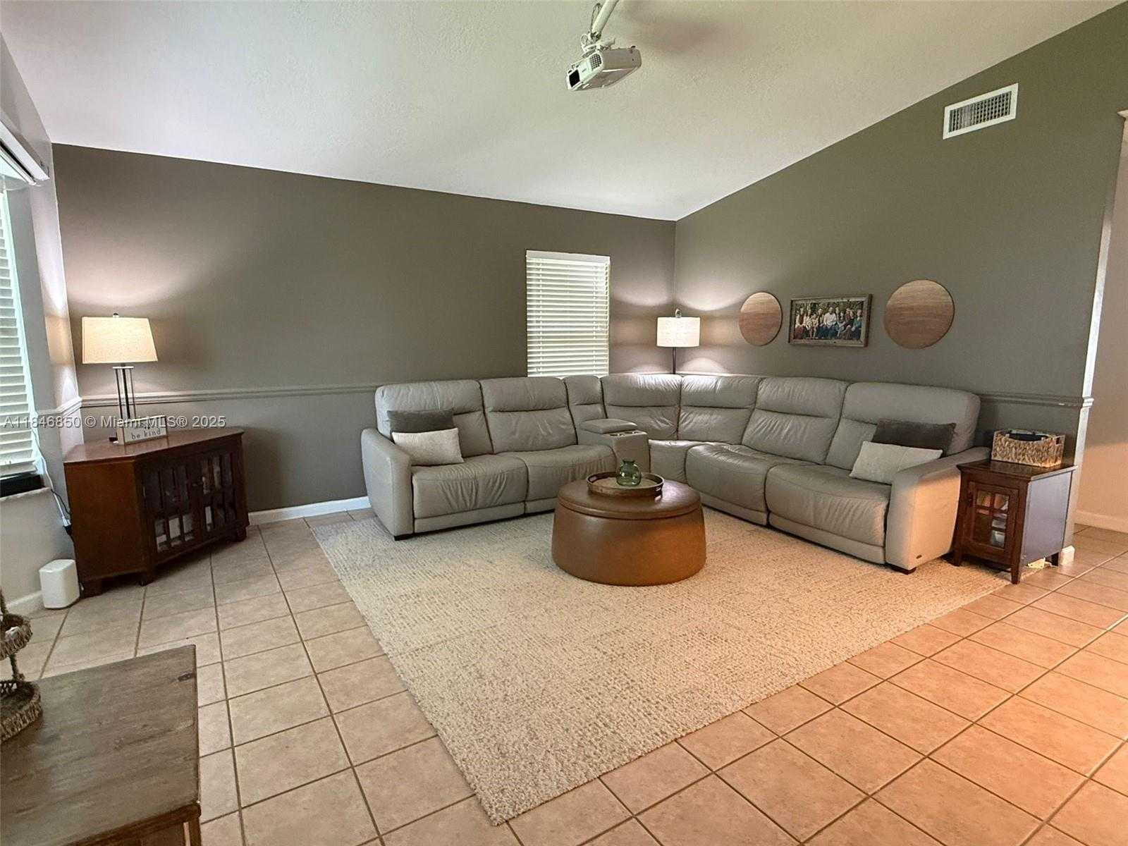 Small Image of 1600 SOUTH WEST 127TH LN, Davie Number 7